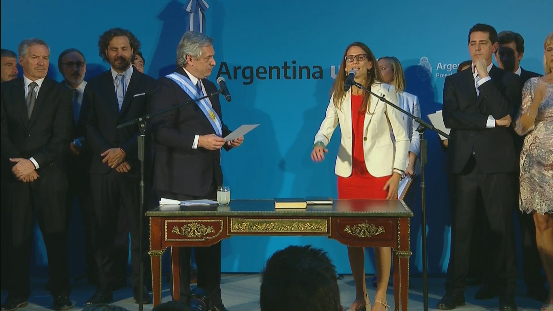 Elizabeth Gómez Alcorta durante la jura como primera Ministra de Mujeres en Argentina. 
