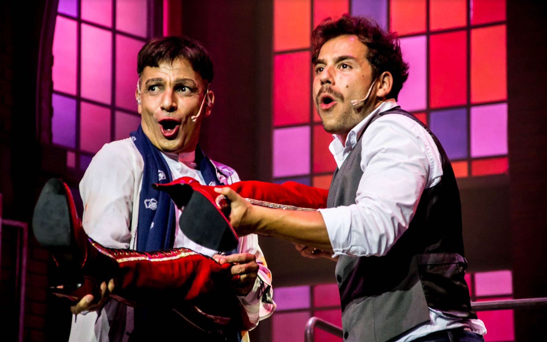 Martín Bossi y Fernando Dente en la adaptación argentina de Kinky Boots