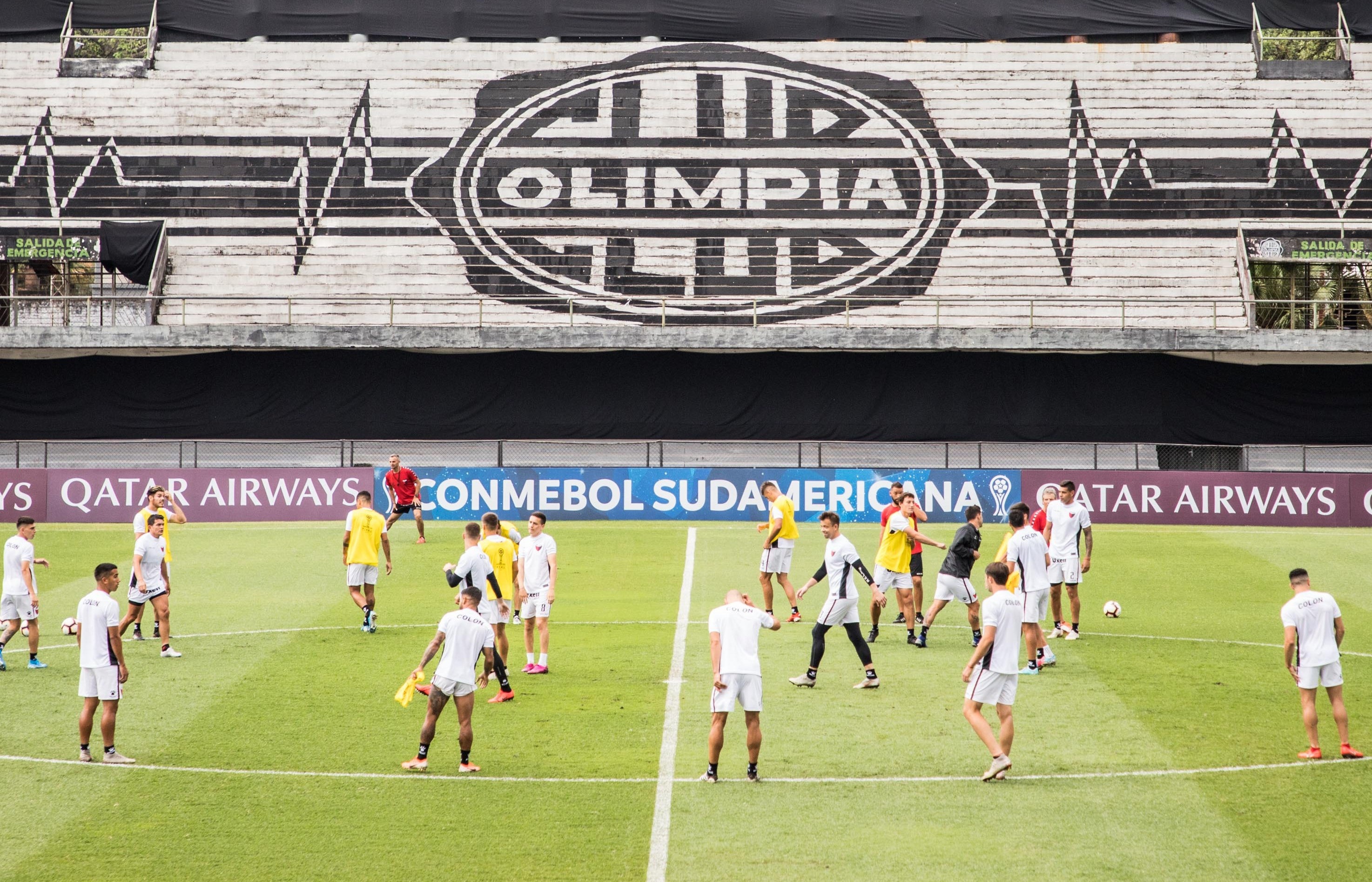 La cancha de Olimpia acogerá la semifinal aplazada entre Coquimbo y Defensa  y Justicia - Infobae