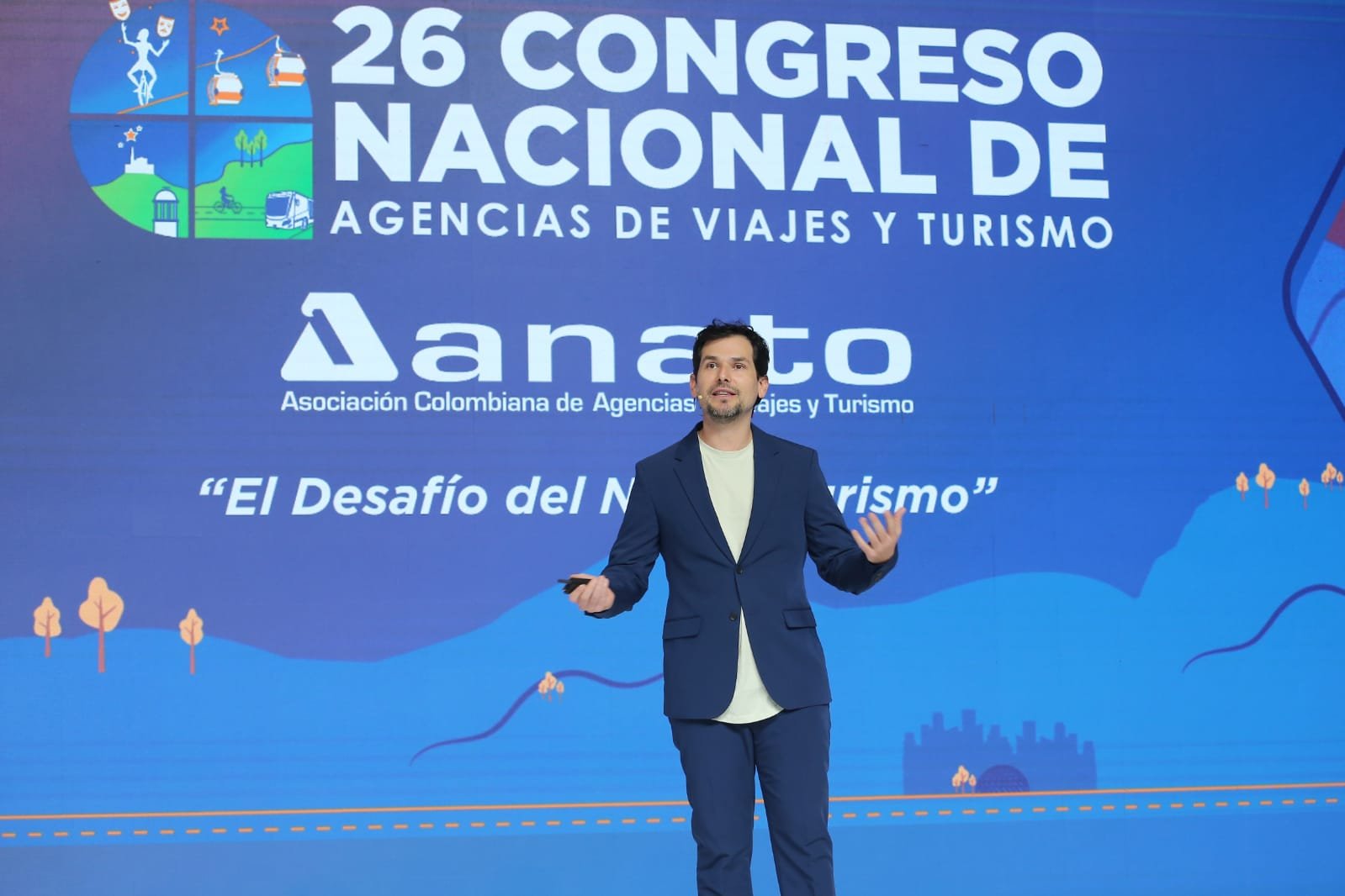 Durante su participación en el Congreso de Anato 2022, Alan dictó una conferencia sobre 'El poder de los viajes'. Foto: Anato