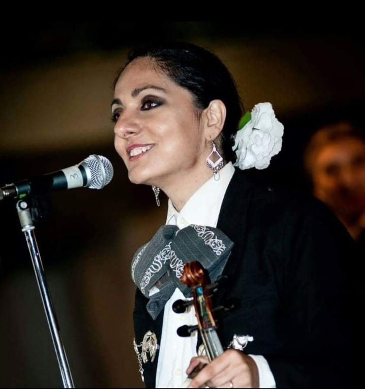 Antonella ha vissuto per un periodo a Guadalajara, dove ha imparato di più sui mariachi con altre band (Foto: Courtesy of Antonella Serafini)