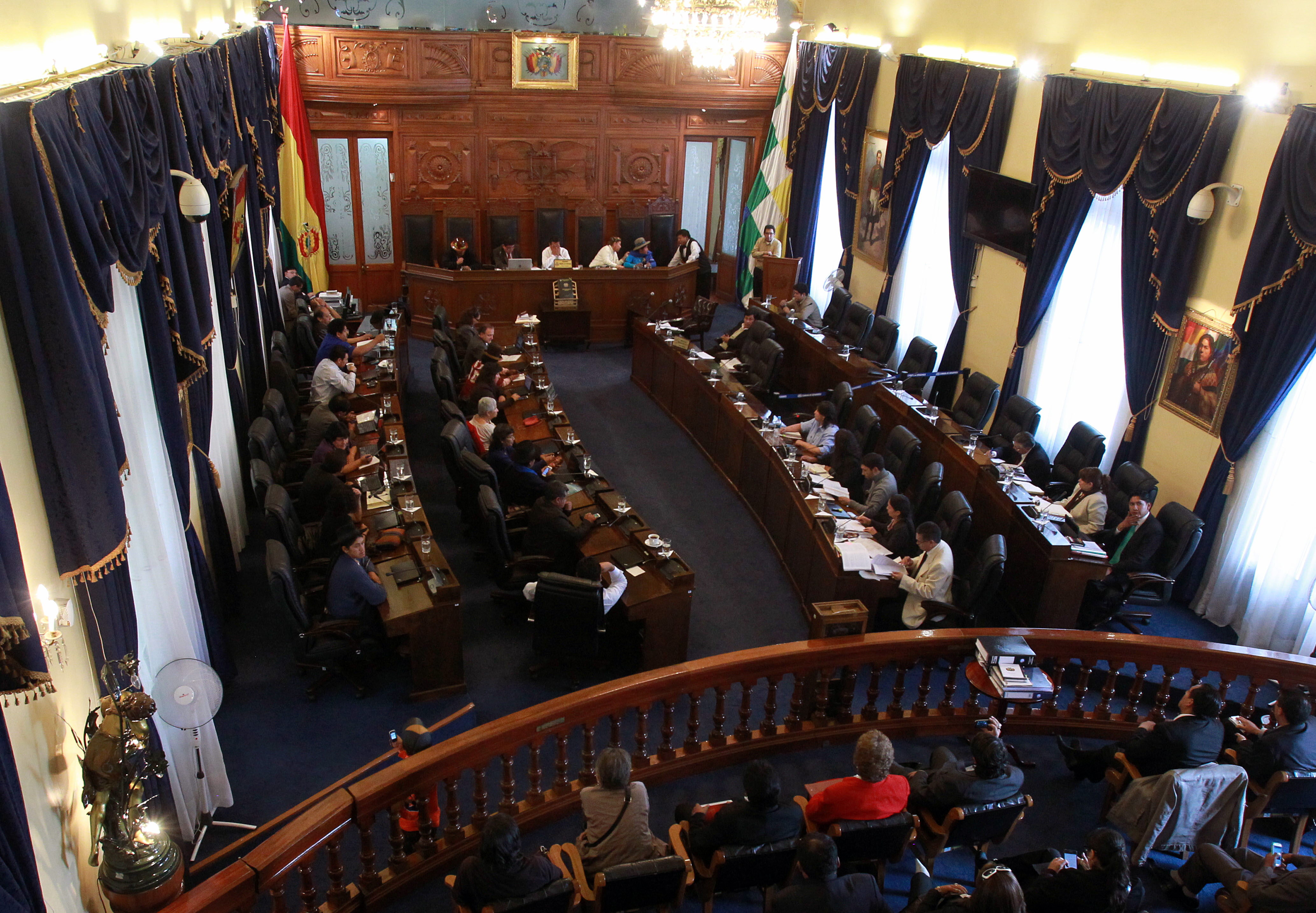 El Senado de Bolivia derogó la ley que regulaba el estado de excepción en plena escalada de protestas y bloqueos - Infobae