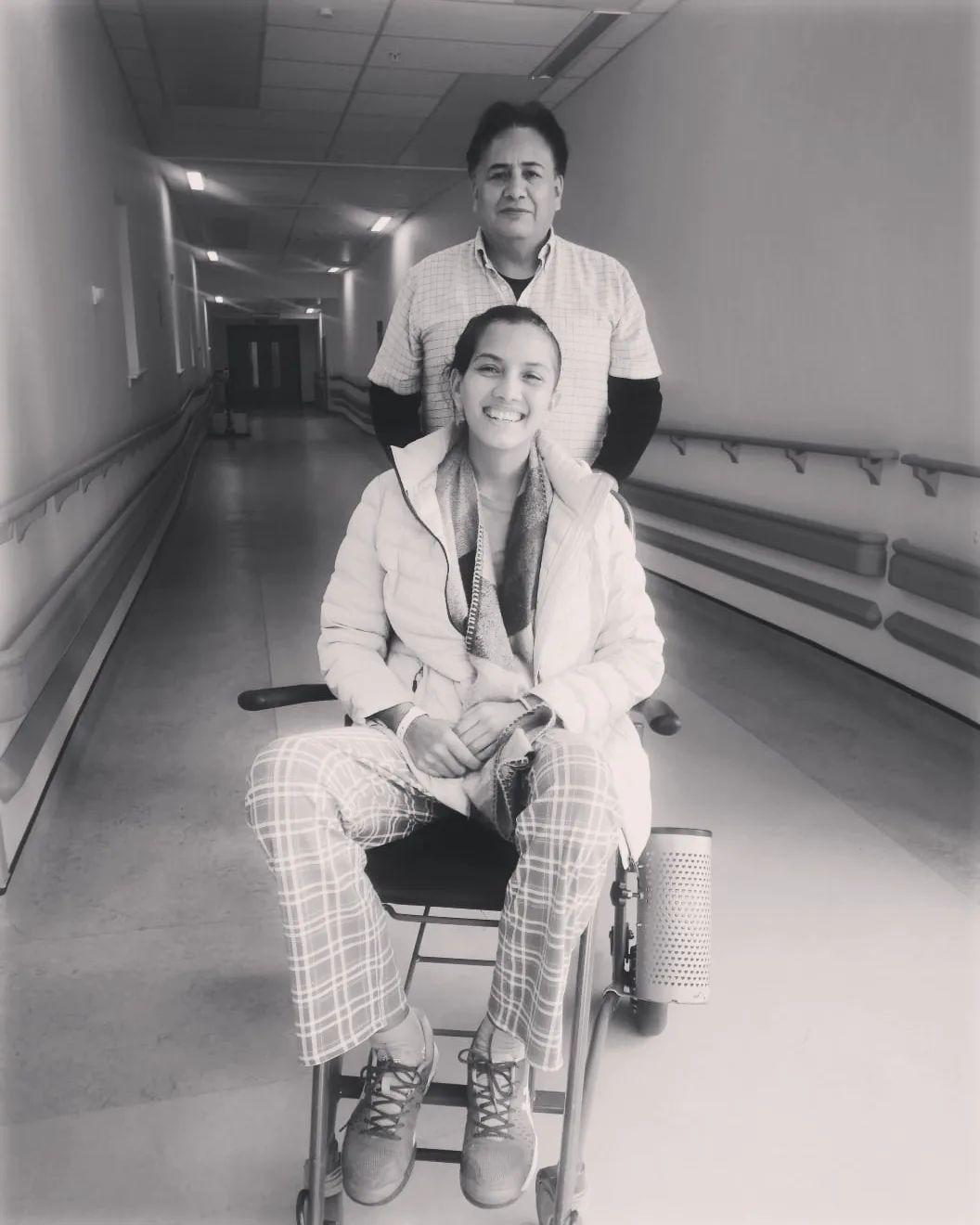 Alejandra ya está en México para continuar con su rehabilitación (Foto: Instagram/ @fenixayala)