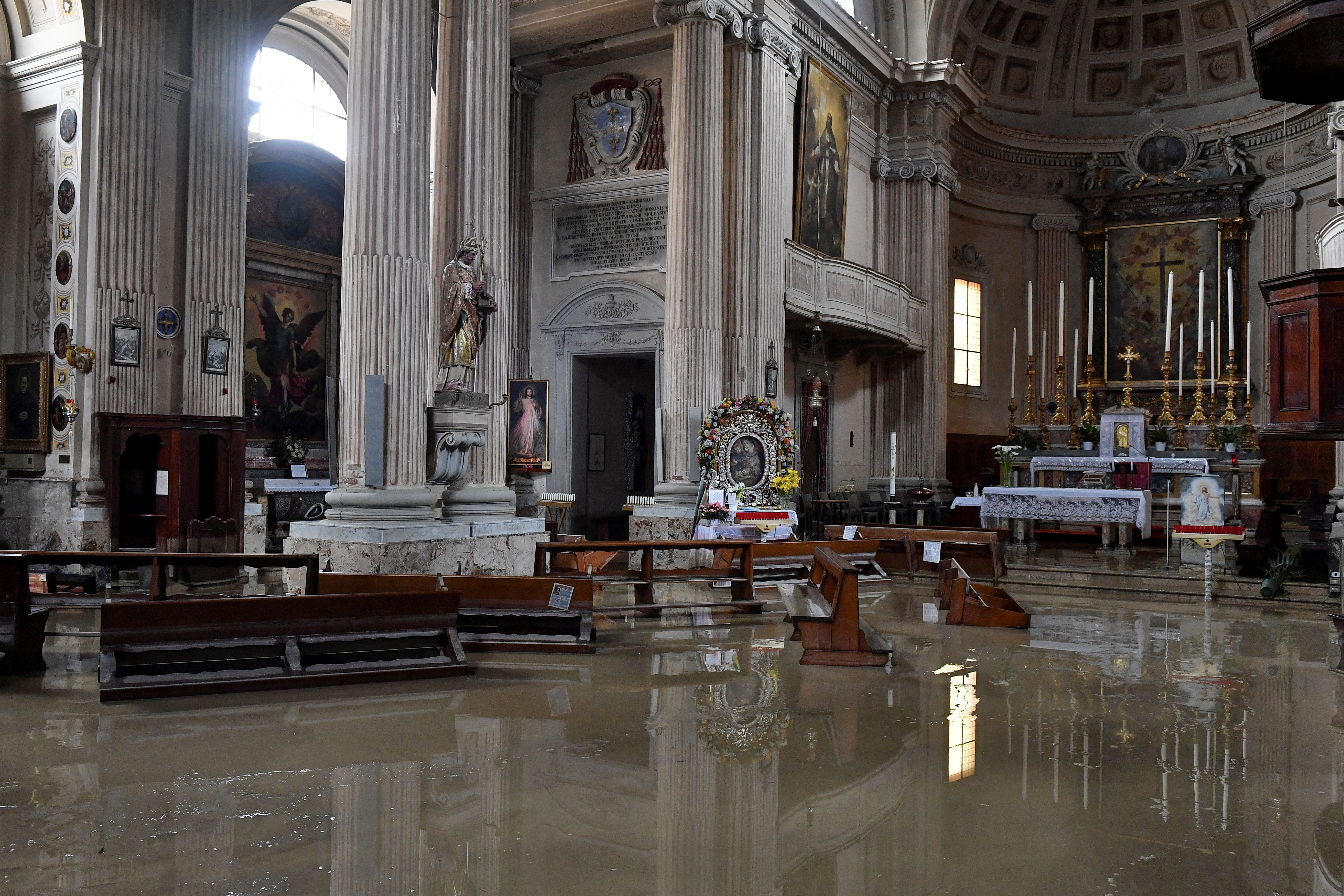 Una iglesia inundada (REUTERS/Jennifer Lorenzini)