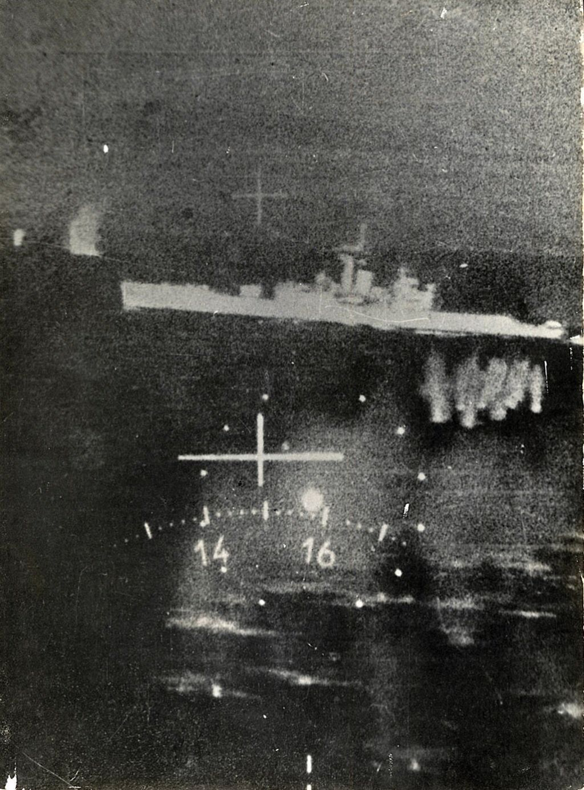 El 21 de mayo de 1982, una escuadrilla de aviones Mirage M5 Dagger de la Fuerza Aérea bombardeó y puso fuera de combate a la fragata HMS Ardent. Foto: Gentileza Mir Gonzalez.