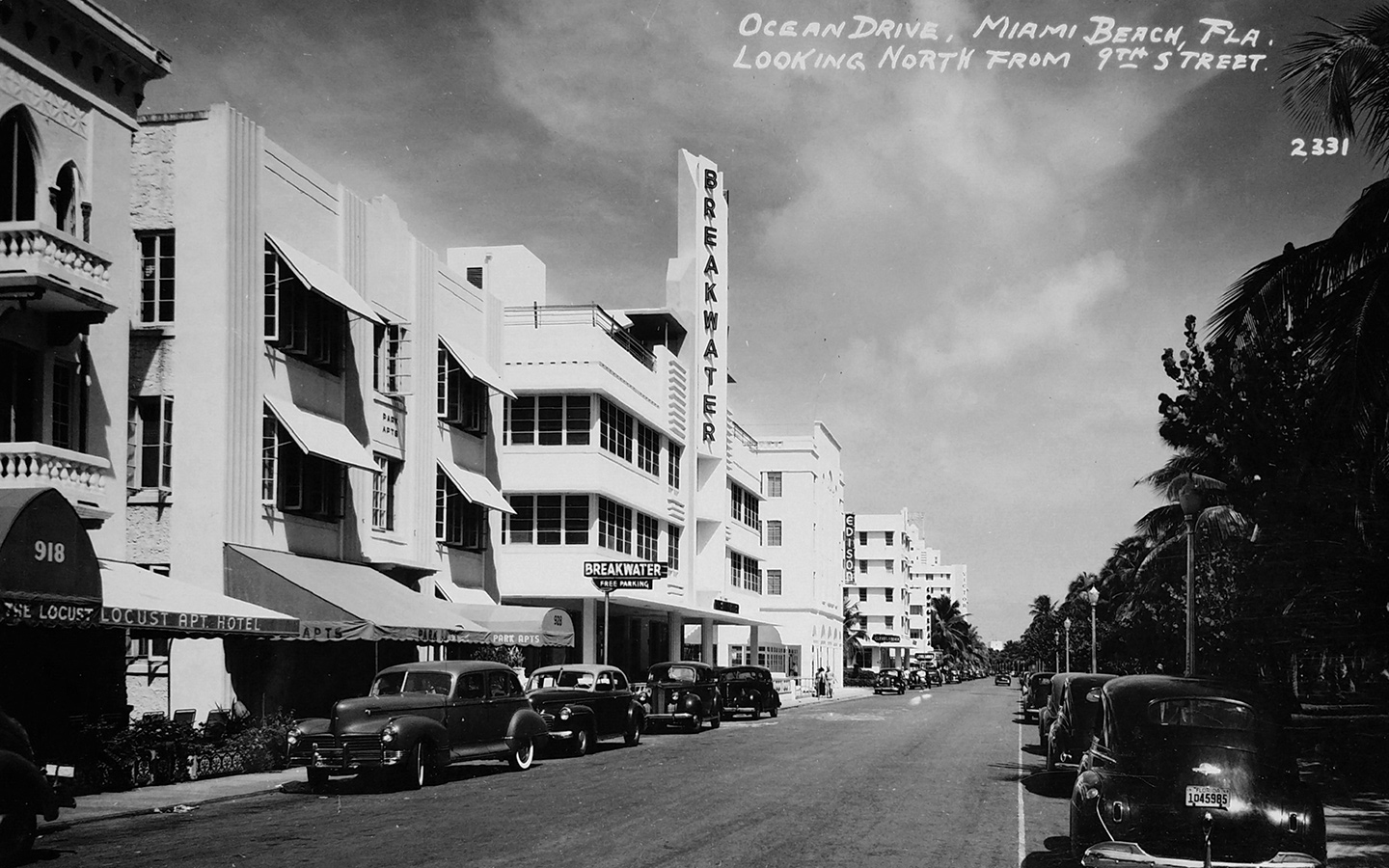 Una vista maravillosa de Ocean Drive, tomada en 1937, con una vista al norte desde la calle 9. (Foto: miamiandbeaches.com)