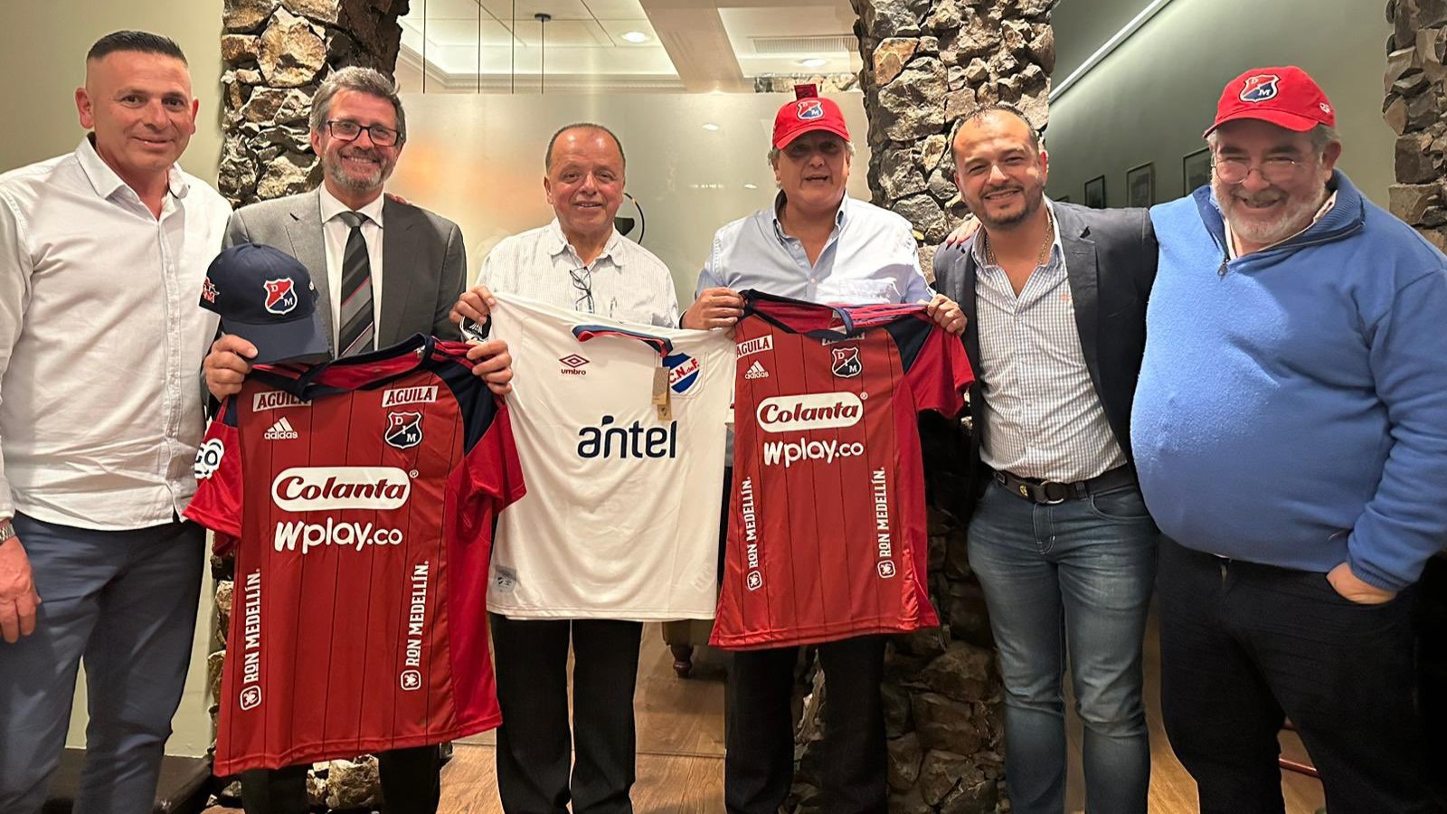 Copa Libertadores: Medellín se enfrenta a Nacional de Uruguay tras un viaje largo y extenuante