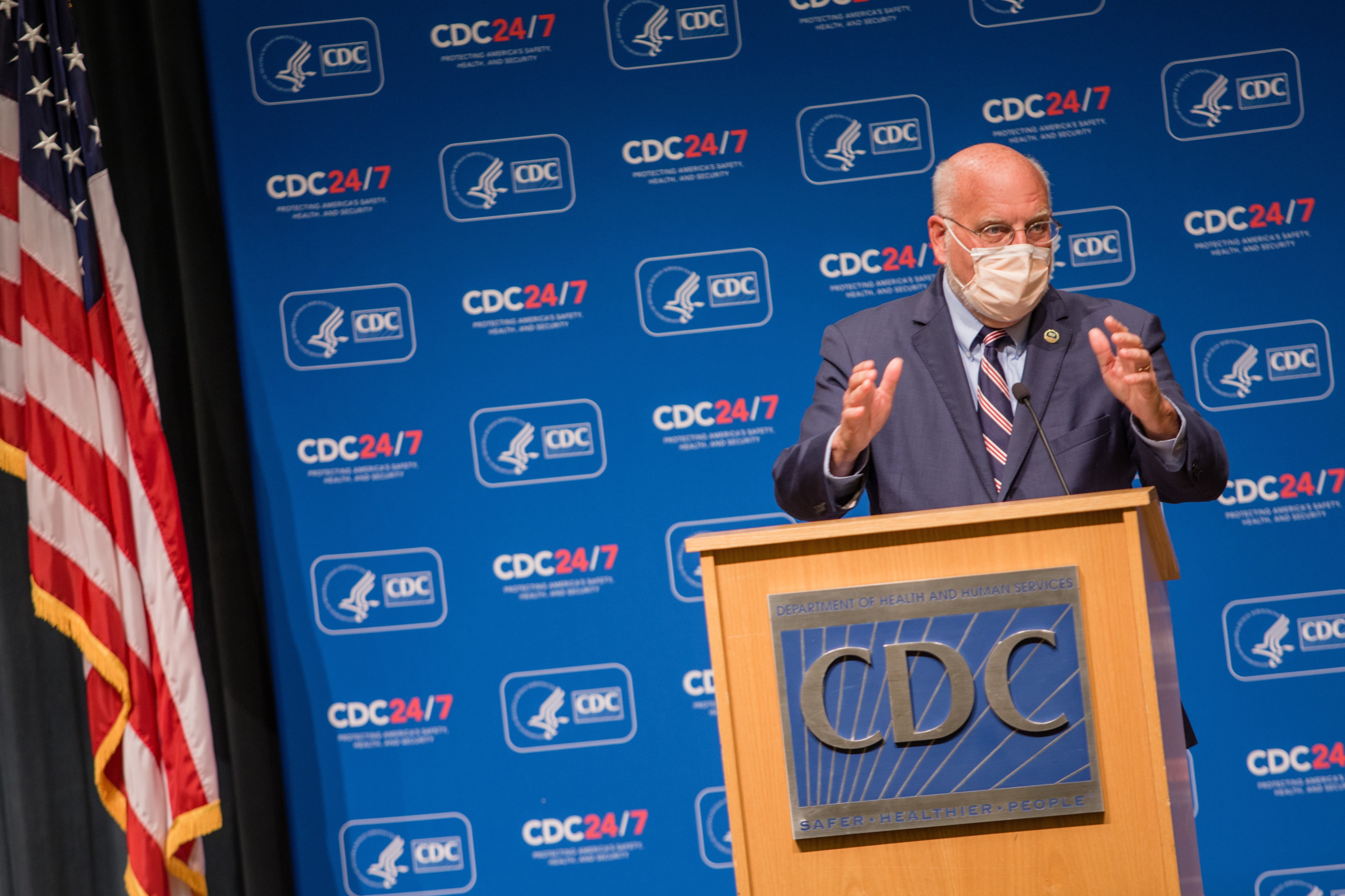El director de los Centros para el Control y Prevención de Enfermedades (CDC, en inglés) de EEUU, Robert Redfield. EFE/EPA/JENNI GIRTMAN/Archivo
