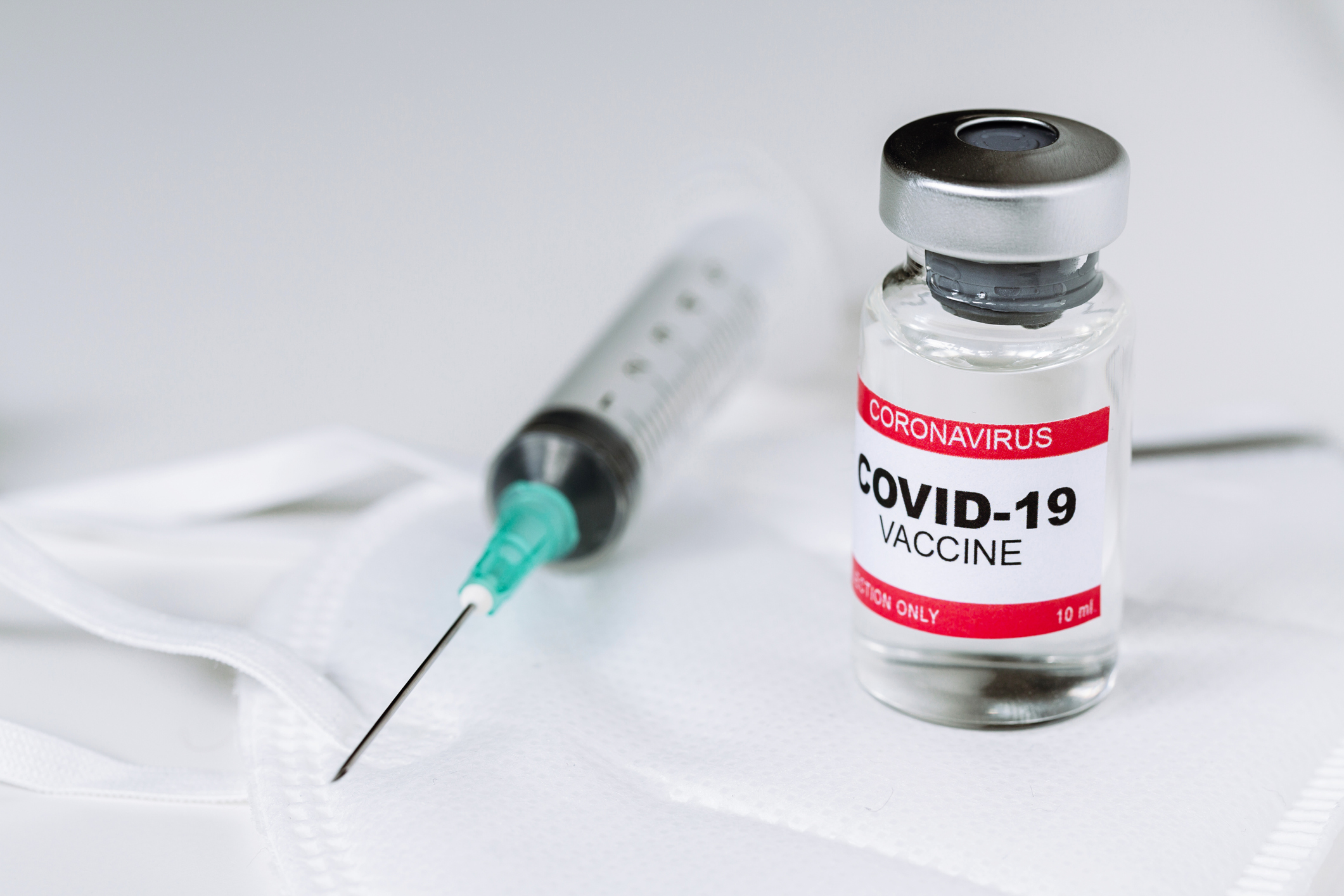 El estudio se centró en las fórmulas de las farmacéuticas Pfizer-BioNTtech y de Sinovac, las únicas vacunas COVID autorizadas para uso de emergencia en Hong Kong (Getty)