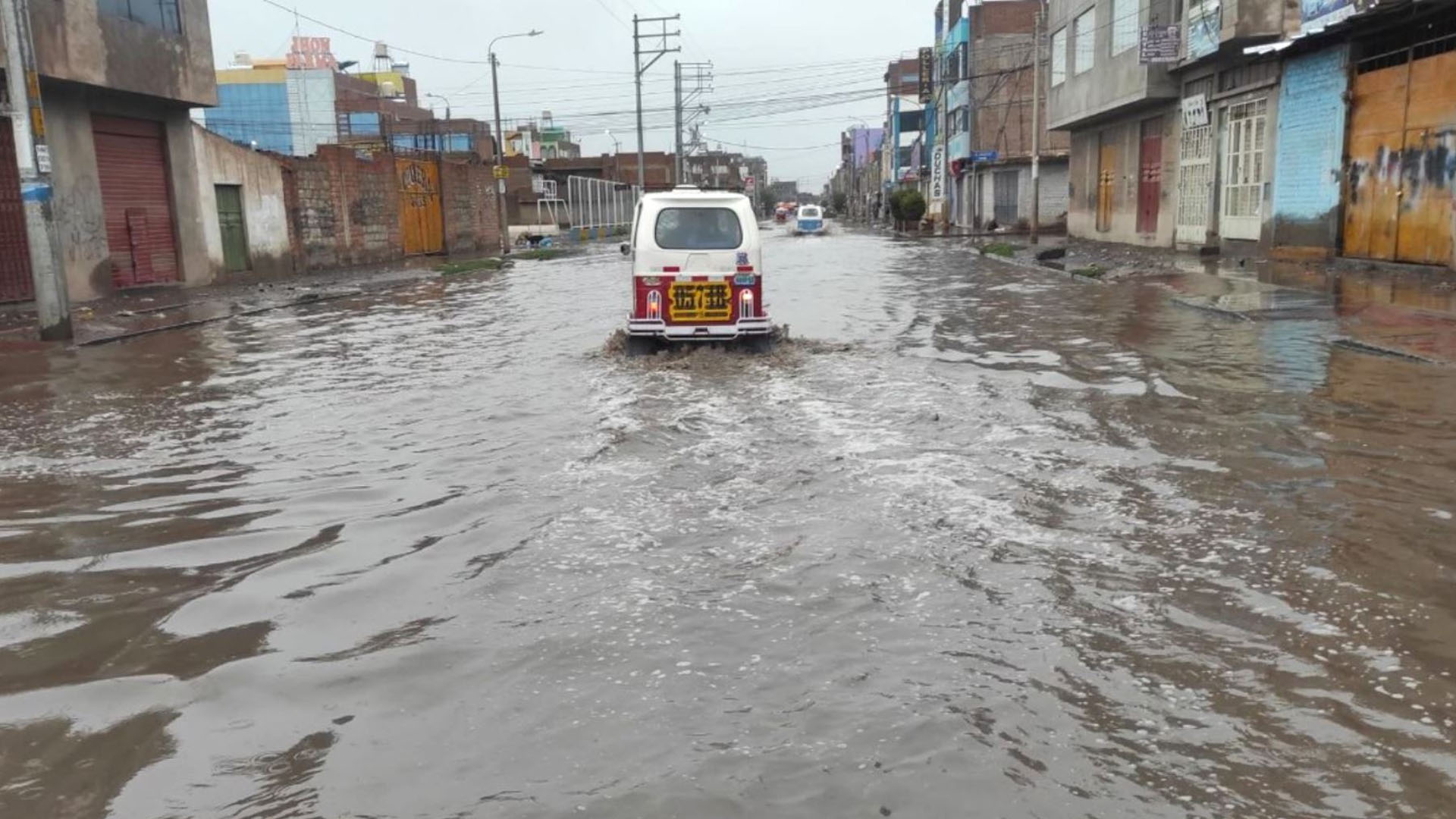Piura y Tumbes, que durante las últimas horas han soportado algunas inundaciones tras la activación de quebradas, tendrán los acumulados de lluvia más altos. (Andina)