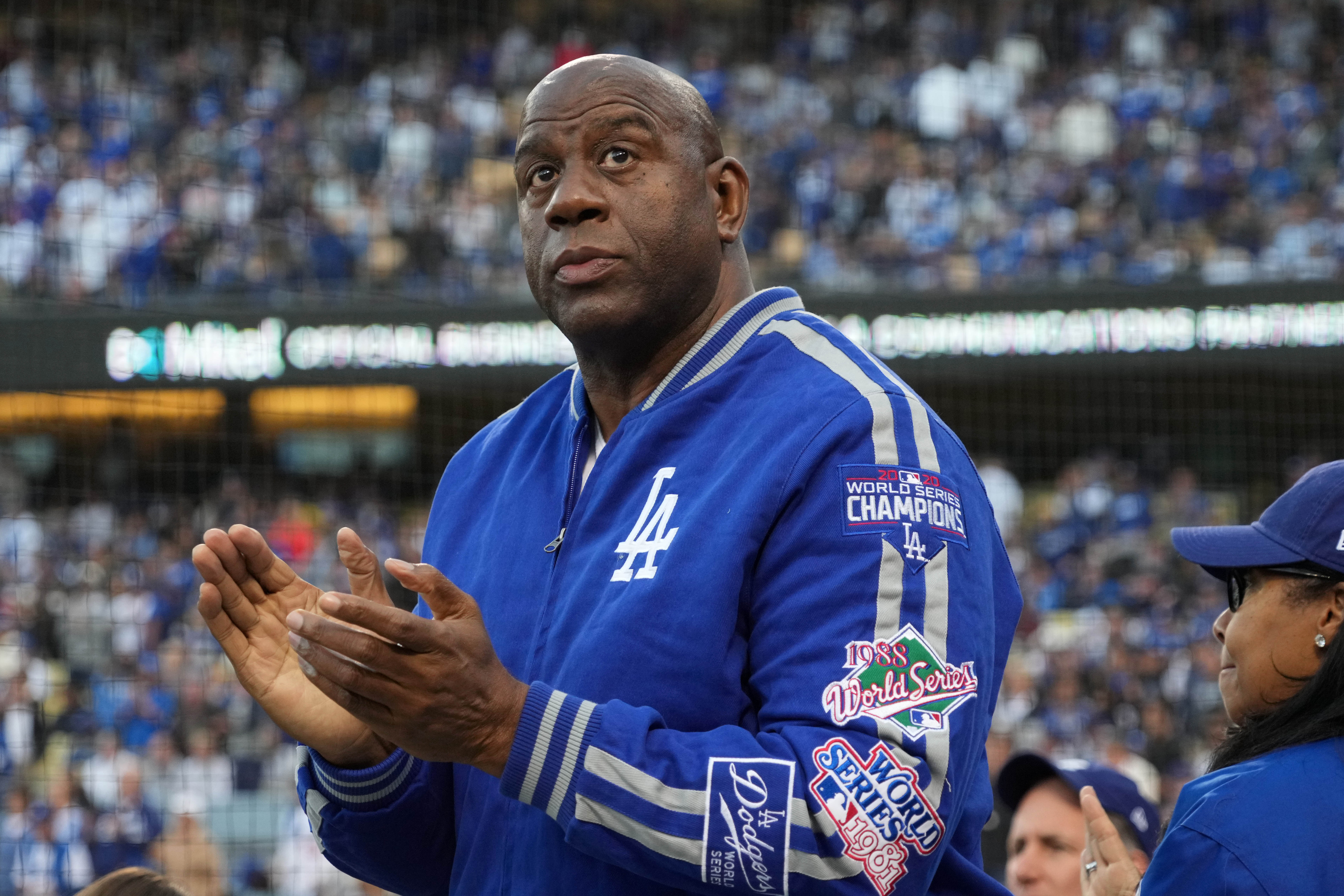 Magic Johnson fue diagnosticado de VIH en 1991, cuando el SIDA era sinónimo de muerte. Gracias a los avances científicos en los fármacos actualmente sigue conviviendo con el virus que se ha cronificado