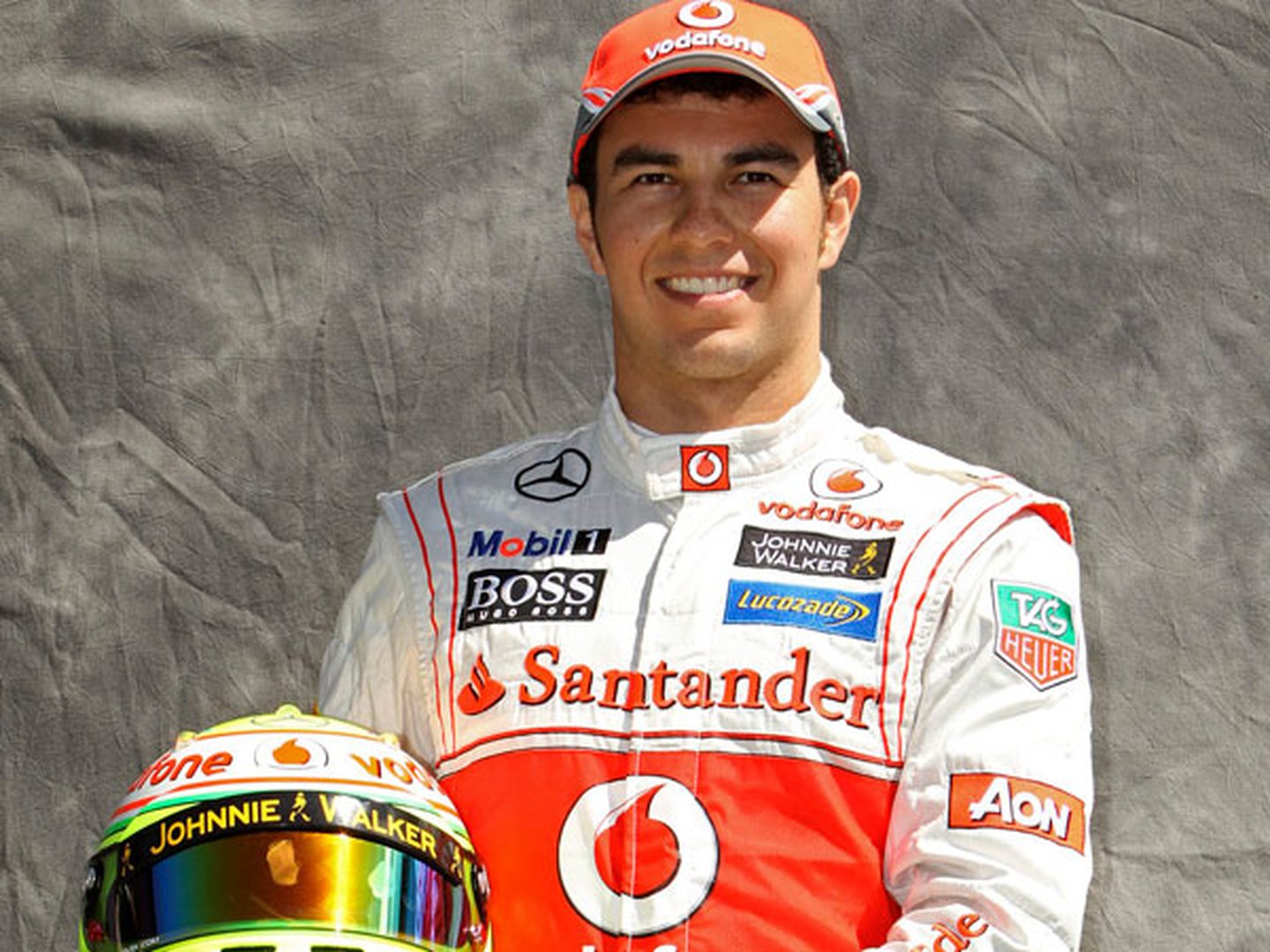 Checo Pérez fue piloto de McLaren en la temporada 2013, luego de la salida de Lewis Hamilton a Mercedes (Foto: Reuters)