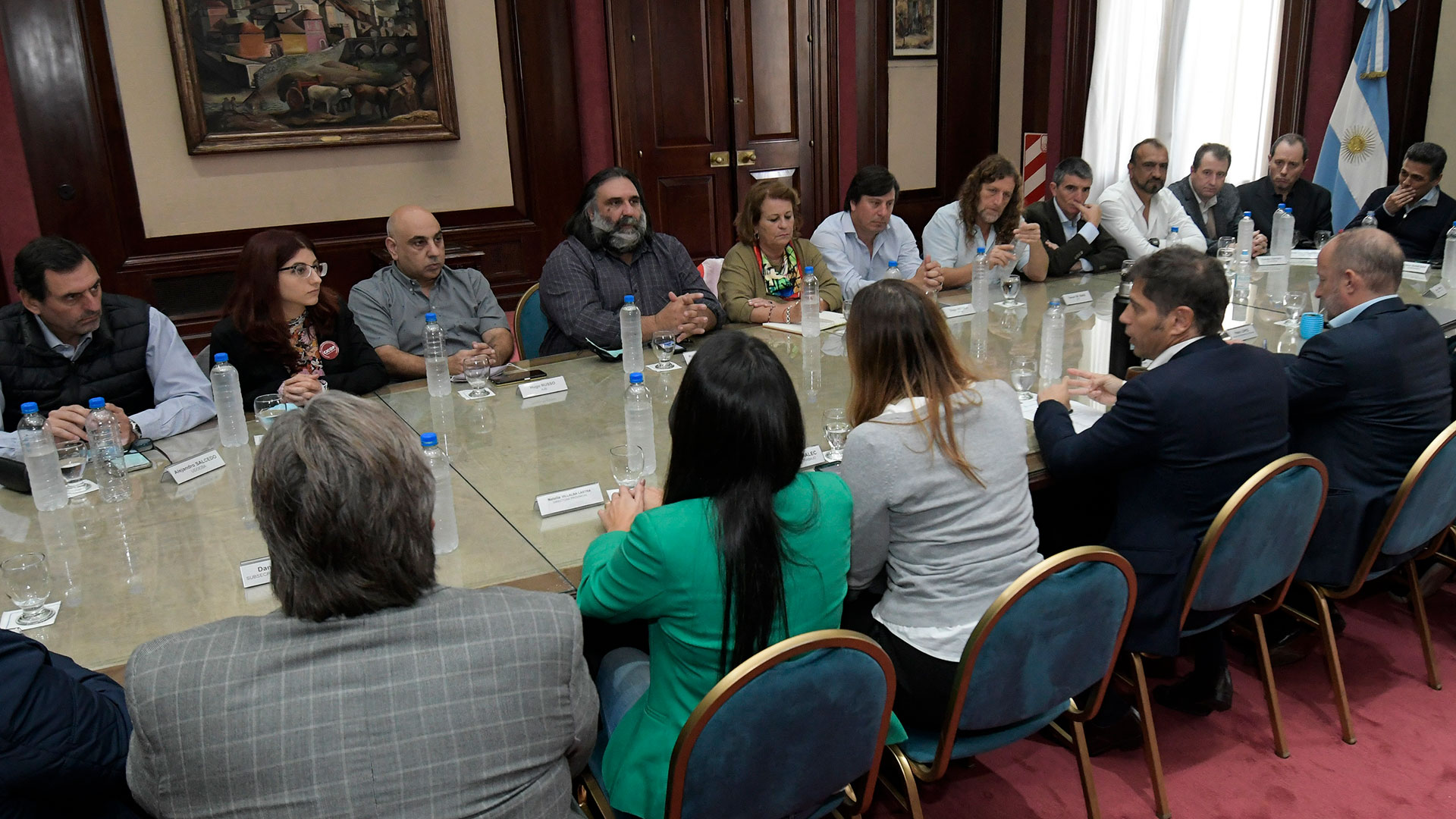 Kicillof y parte de su gabinete reunido con los gremios docentes (Foto: Gobierno PBA) 