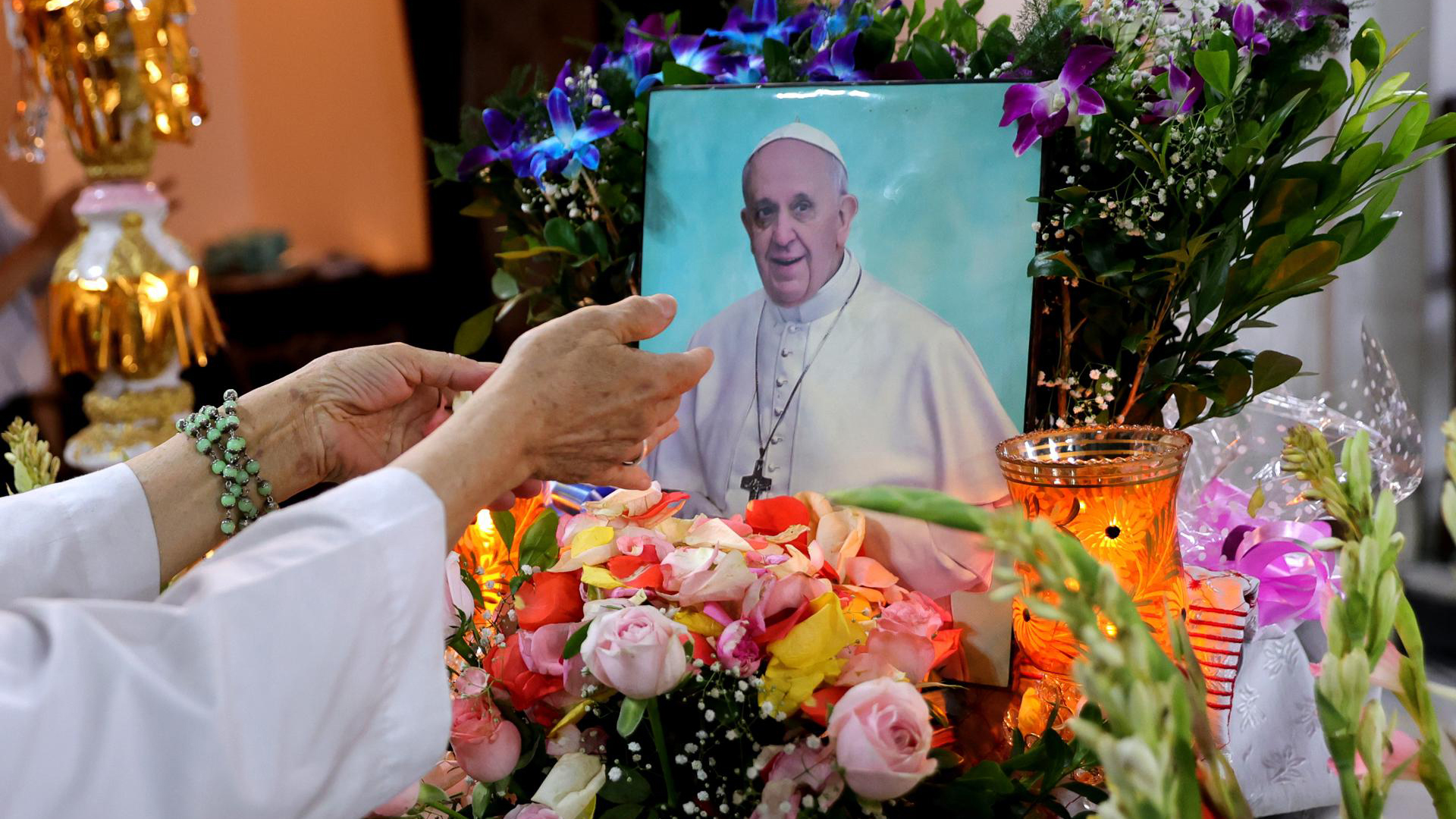 Presentaci&oacute;n de un libro y homenaje al papa Francisco en un acto en la UCA 