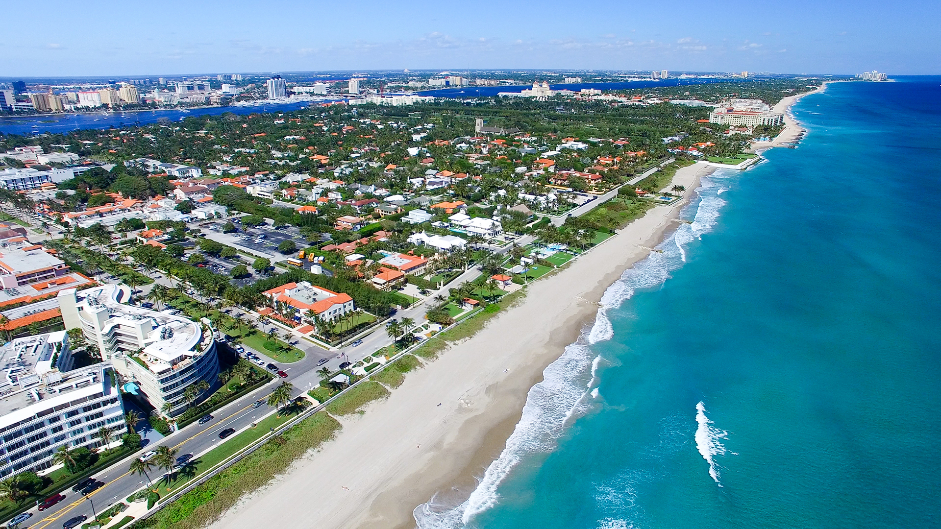 Este destino tiene para disfrutar 72 kilómetros de playas de arenas blancas (Shutterstock)