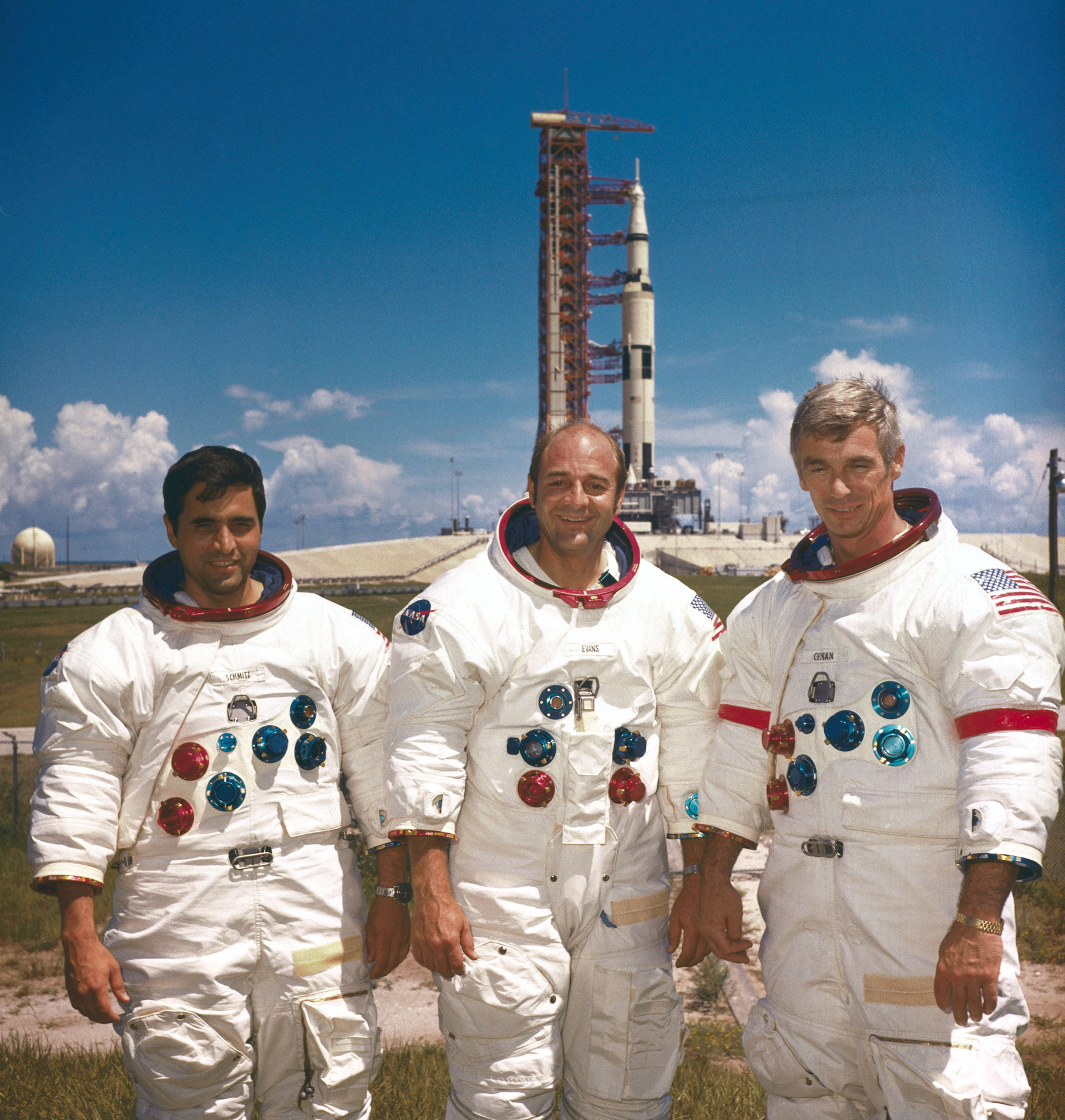 Los astronautas del Apolo 10 en Cabo Kennedy, en Florida: el piloto del módulo lunar Harrison Smith, el comandante del módulo lunar Ronald Evans y el comandante Eugene Cernan antes del lanzamiento 