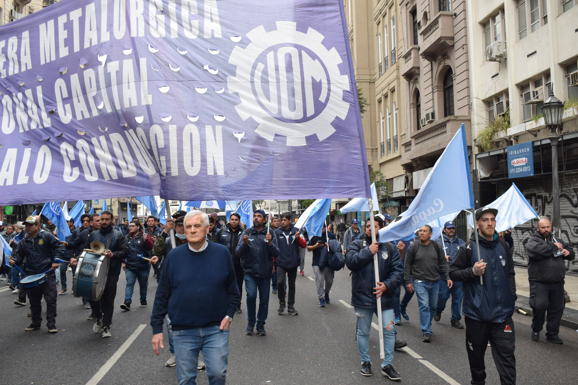 Antonio Caló, al frente de una columna de la UOM Capital