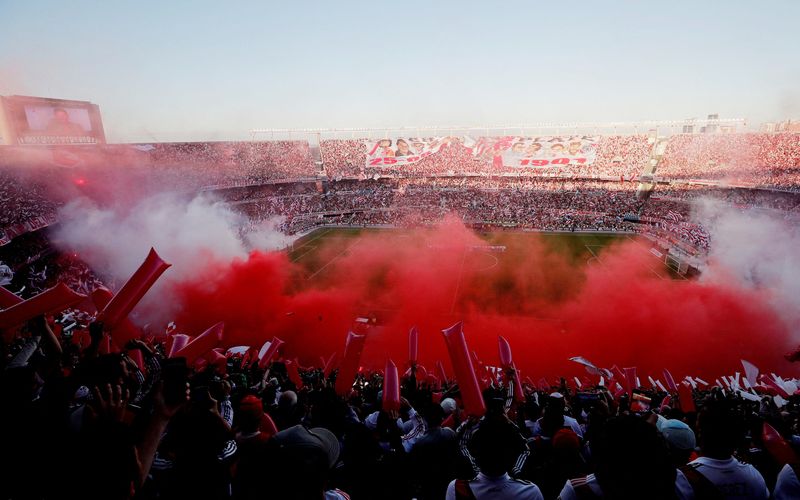 Más de 83 mil personas dijeron presente en el último Superclásico ante Boca Juniors (REUTERS/Agustin Marcarian)
