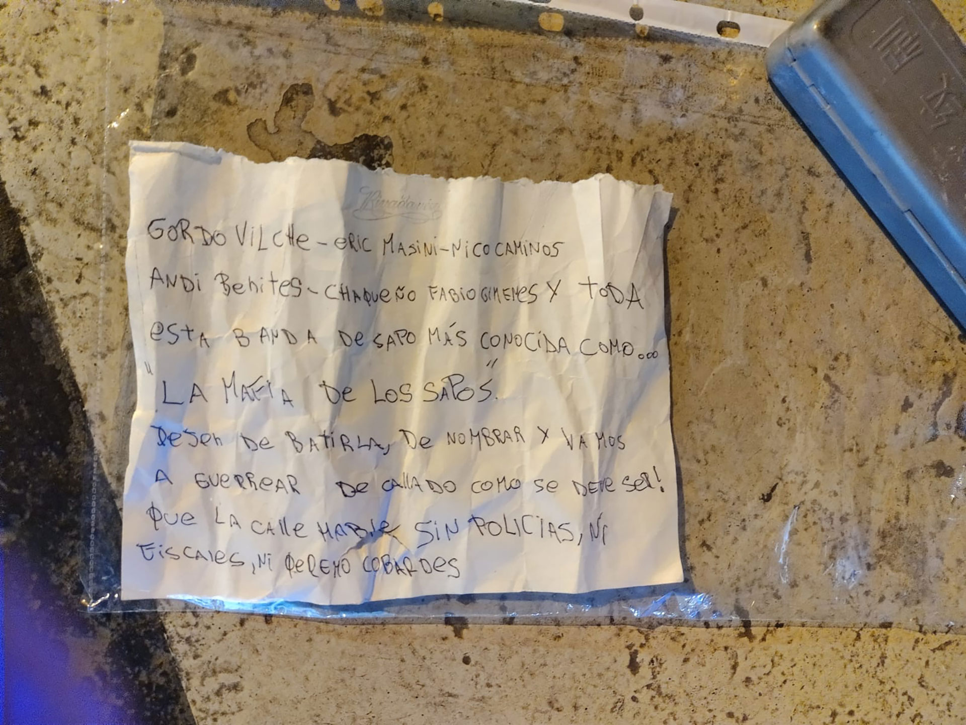 The note left by the hitmen