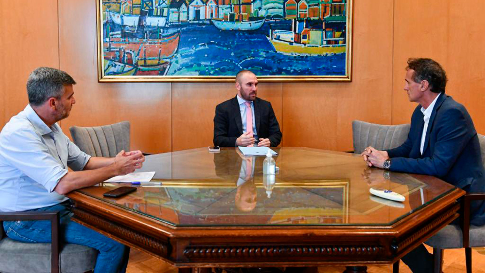El ministro de Economía, Martín Guzmán, junto a su pares Gabriel Katopodis (Obra Pública) y Juan Zabaleta (Desarrollo Social), este viernes tras el anuncio del acuerdo con el FMI 