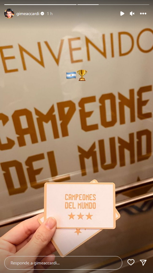 Gimena Accardi, esposa de Nicolás Vázquez, mostró la invitación a la fiesta de los "campeones del mundo" organizada por Lionel Messi