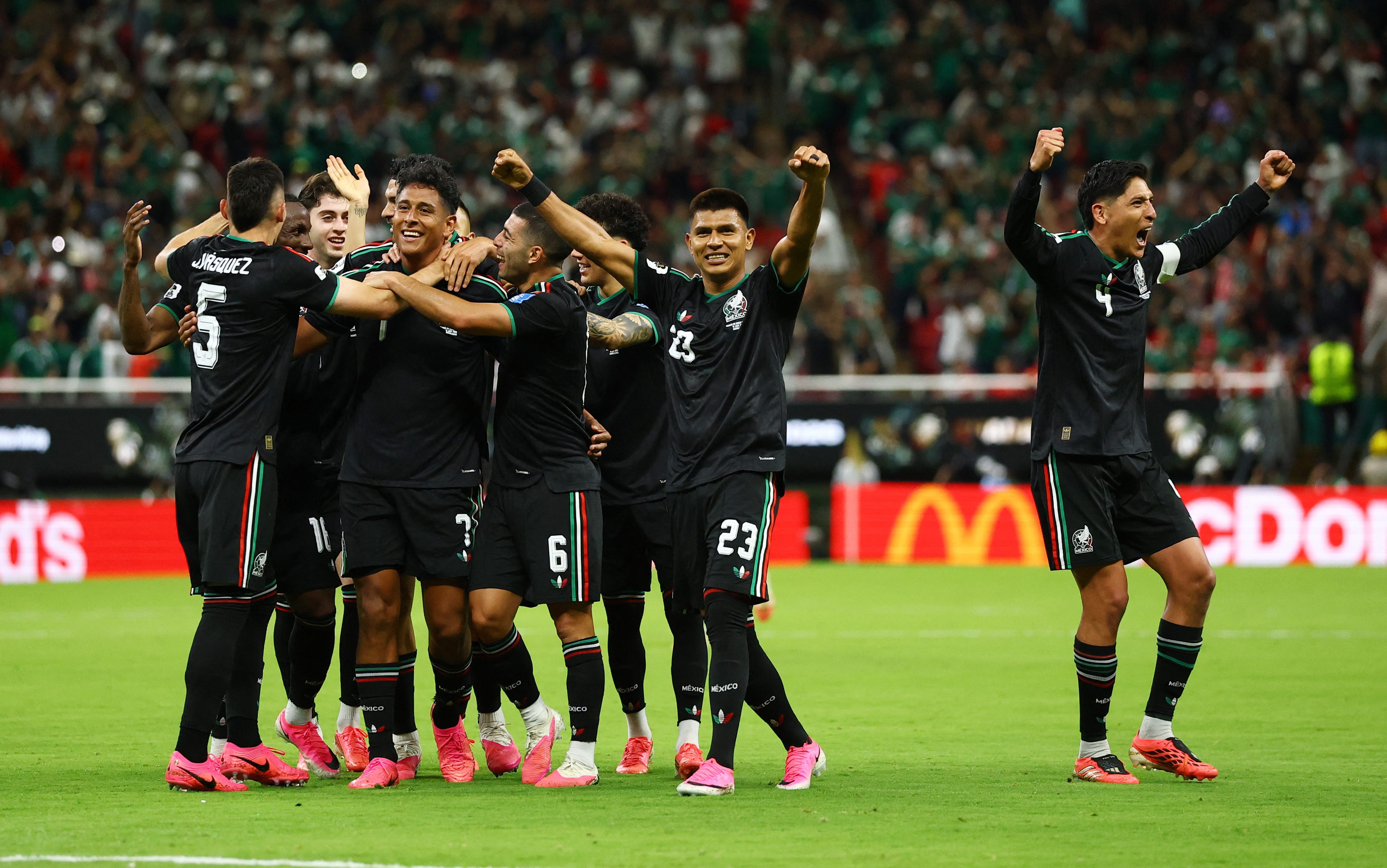 M&eacute;xico venci&oacute; a Corea del Sur gracias a un ins&oacute;lito blooper y pas&oacute; a 16avos del Mundial: las dos atajadas que aseguraron la clasificaci&oacute;n