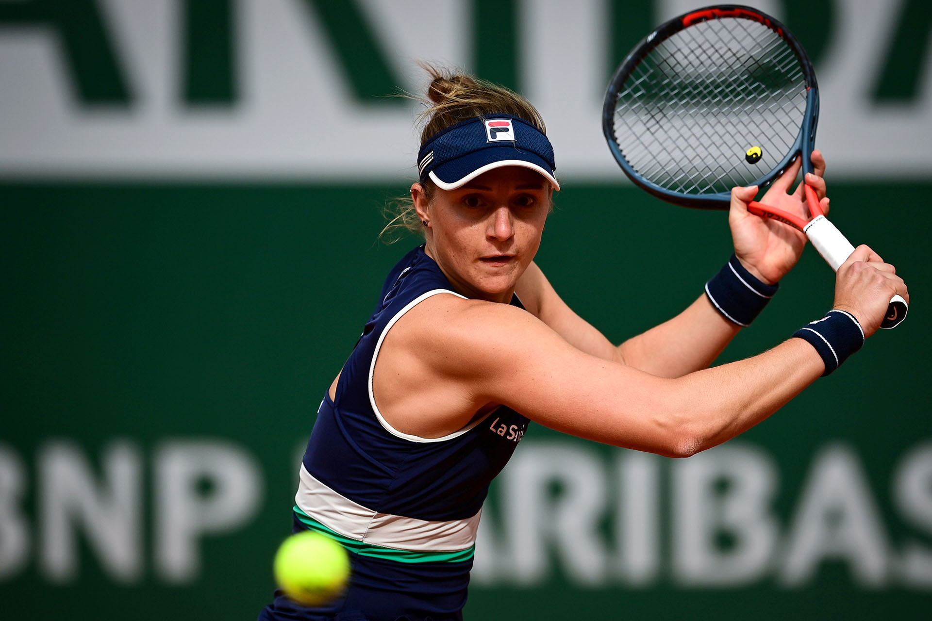 Nadia Podoroska se convirtió en la quinta argentina en alcanzar las semis de Roland Garros en la era abierta (Photo by MARTIN BUREAU / AFP)
