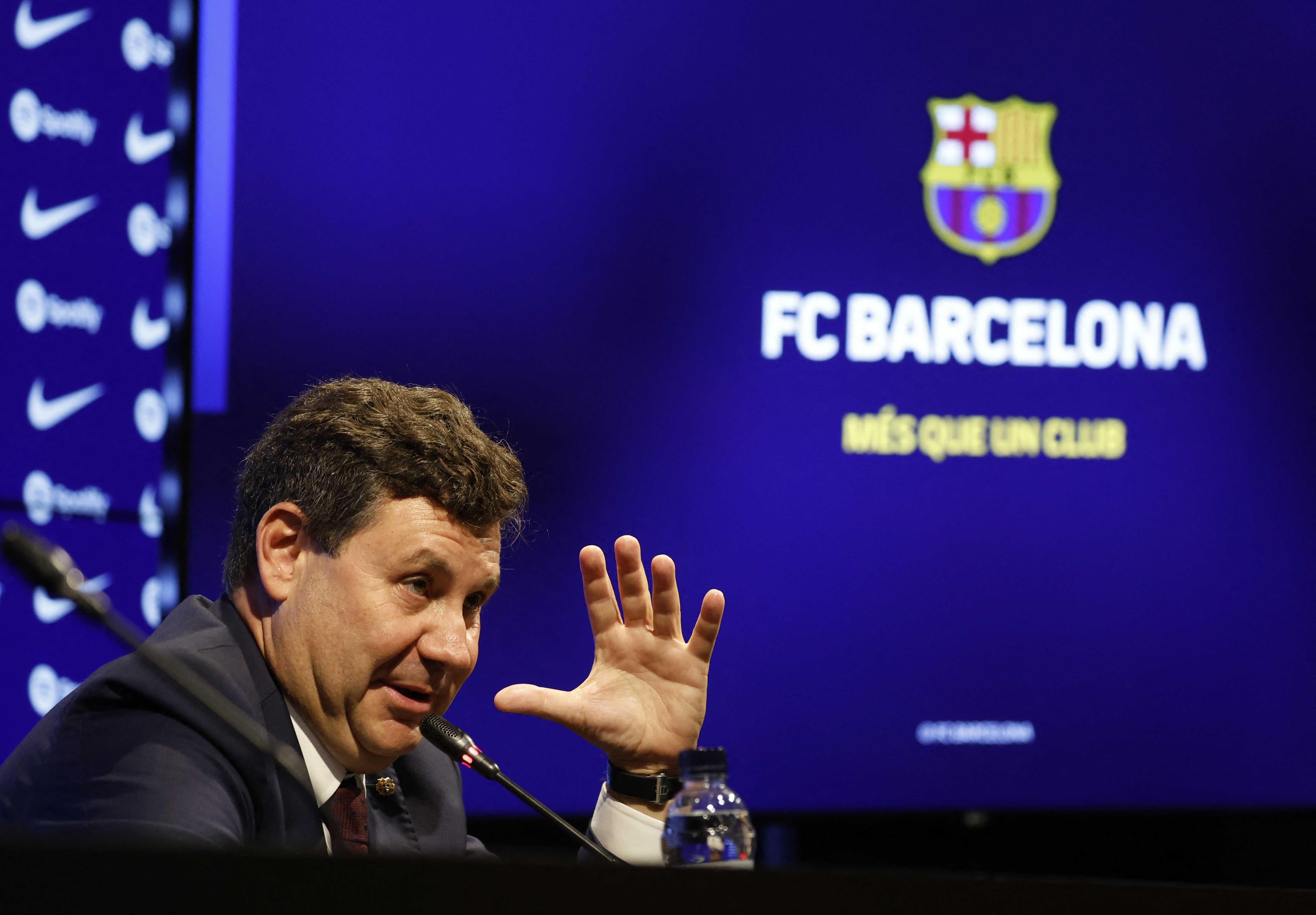 Eduard Romeu espera que La Liga aprueba pronto el plan de viabilidad que presentó el Barcelona para la reducción de costos (REUTERS/Albert Gea)