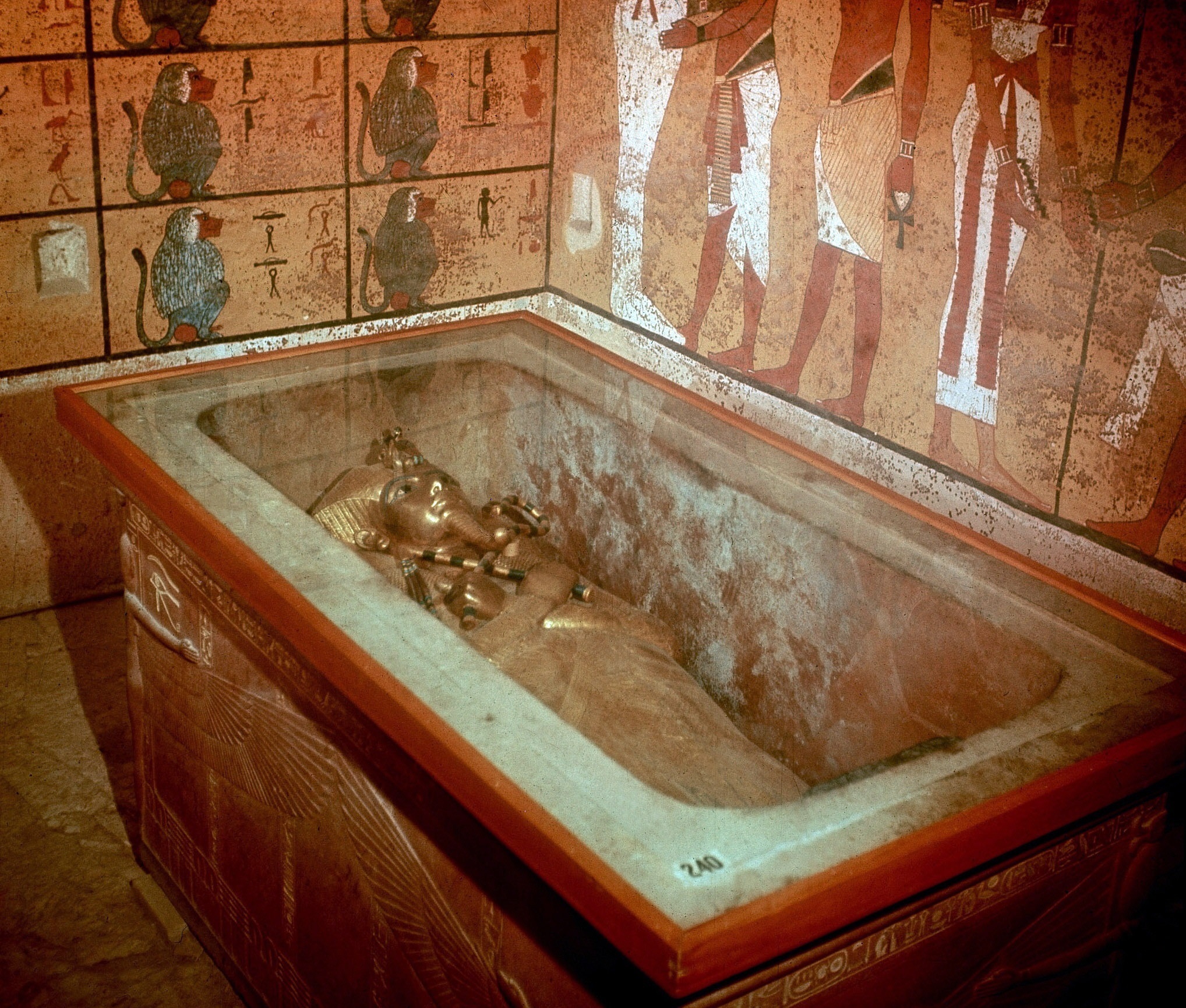 Sarcófago del faraón Tutankamon en el Valle de los Reyes, descubierto el 4 de noviembre de 1922 por el arqueólogo británico Howard Carter (EFE)
