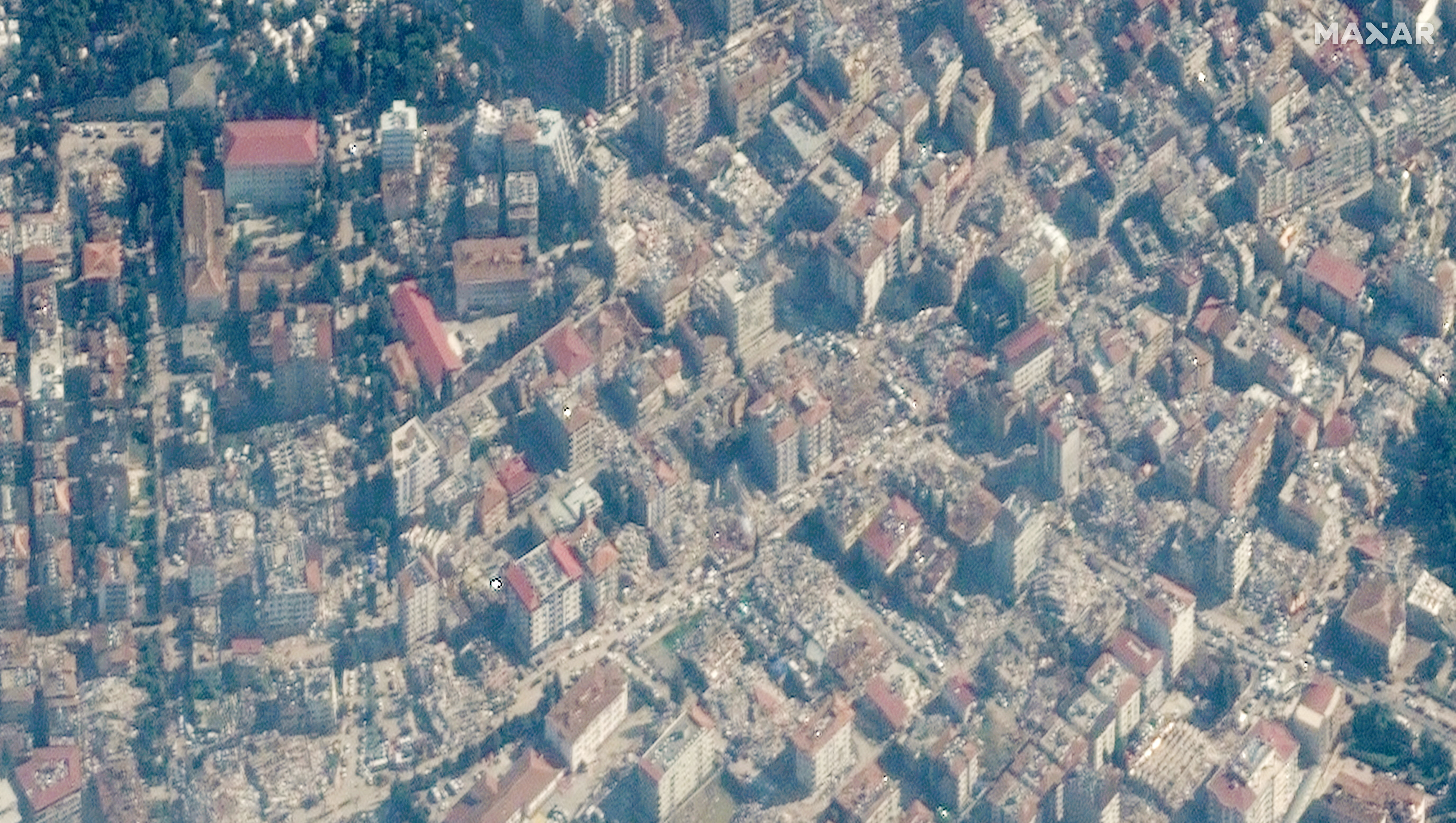 Tras el terremoto que azotó Turquía, así quedaron los edificios derrumbados después del sismo en Antakya, Turquía, el 8 de febrero de 2023. Imagen satelital ©2023 Maxar Technologies/Handout via REUTERS