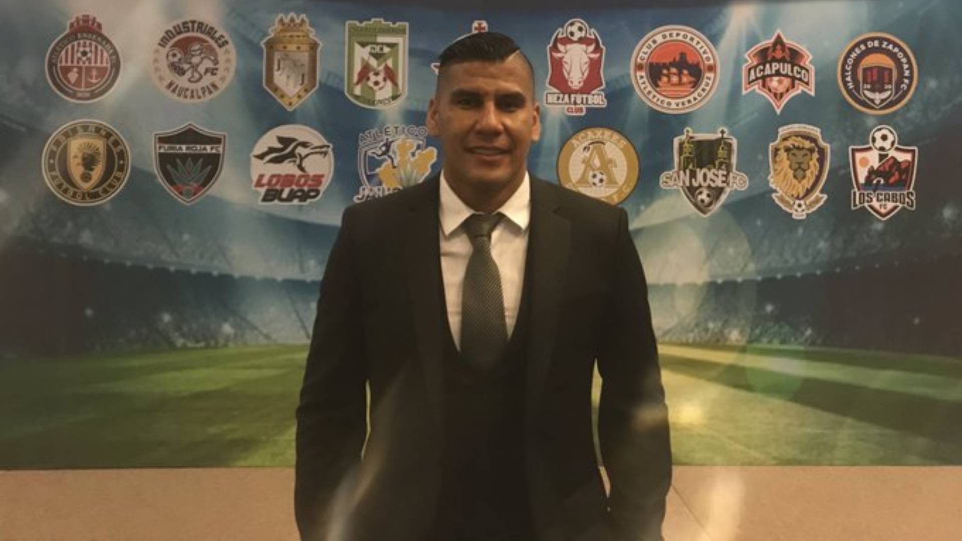 Carlos Salcido, tras ser una de las figuras de la Selección Nacional, ahora es el dirigente de LBM (Foto: Twitter/ @carlossalcido7)