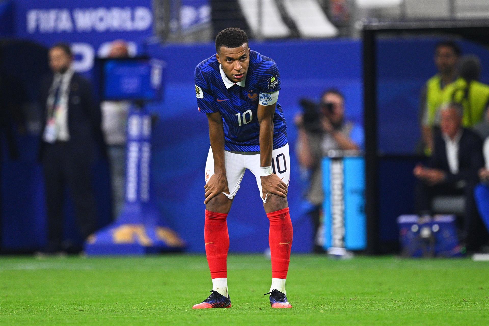 La filosa autocr&iacute;tica de Mbapp&eacute; tras la eliminaci&oacute;n de Francia en el Mundial: "Hubo demasiados errores"