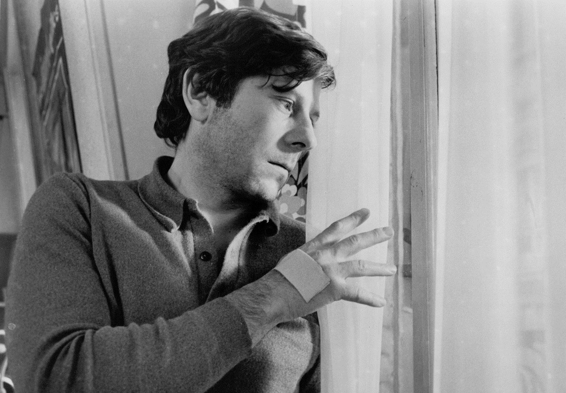 A fines de los '70 Roman Polanski fue detenido por violar a una nena de 13 años, pero pudo salir gracias a un acuerdo con la fiscalía 42 días después y se refugió en Francia