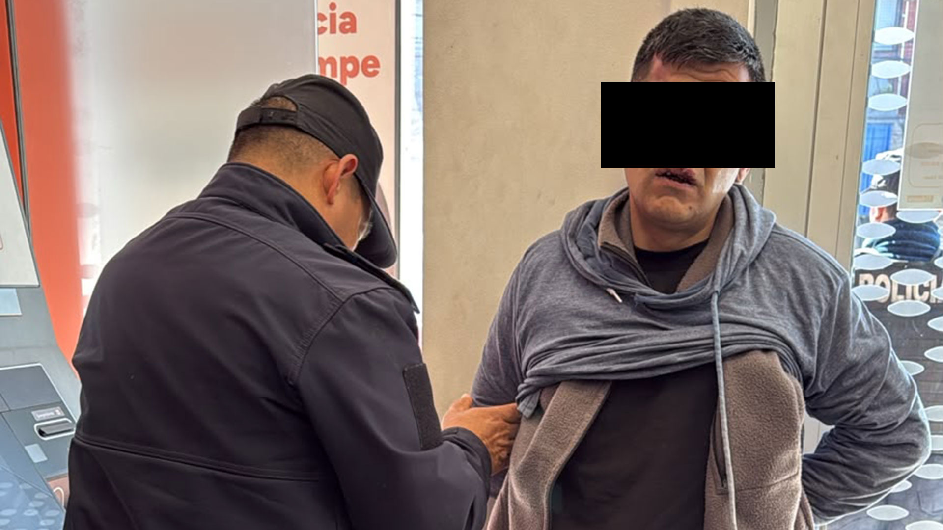Los pesados antecedentes del ladrón reducido por los clientes del banco de La Matanza durante un intento de robo 