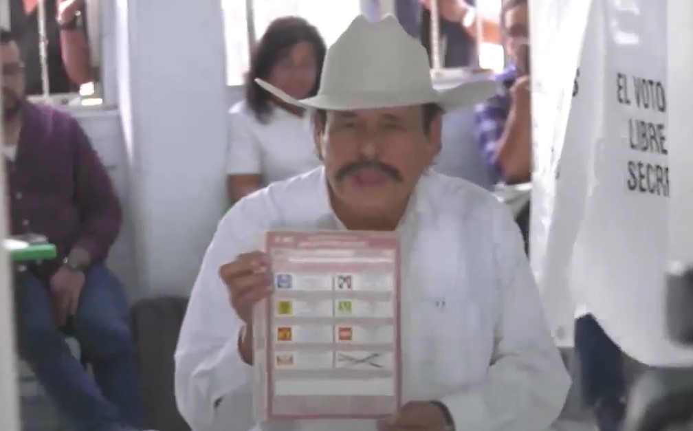 Armando Guadiana amitiósu voto en Saltillo. Foto: Captura de Pantalla