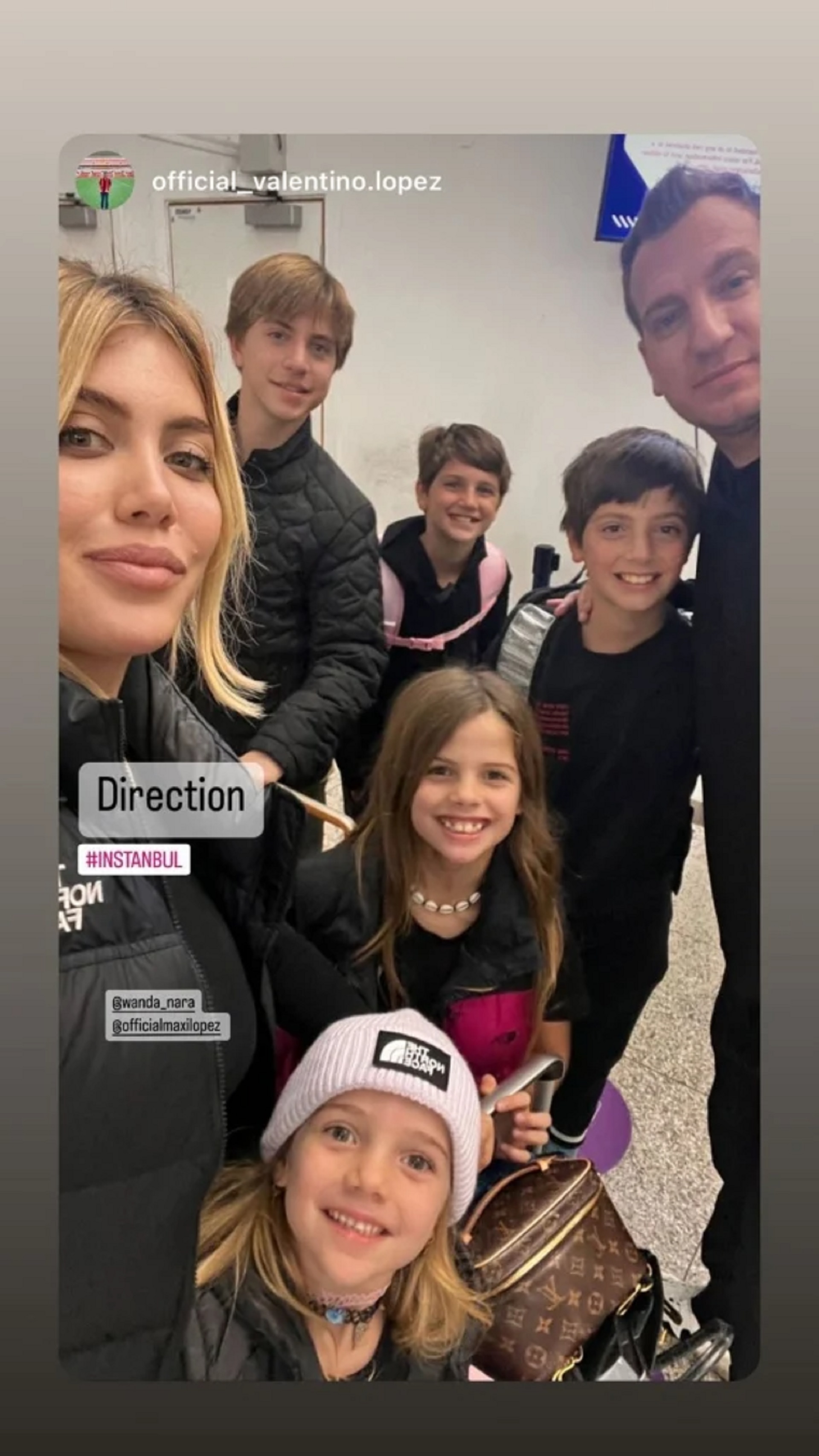 Wanda, Maxi y los chicos se cruzaron en el aeropuerto de Estambul (Instagram)