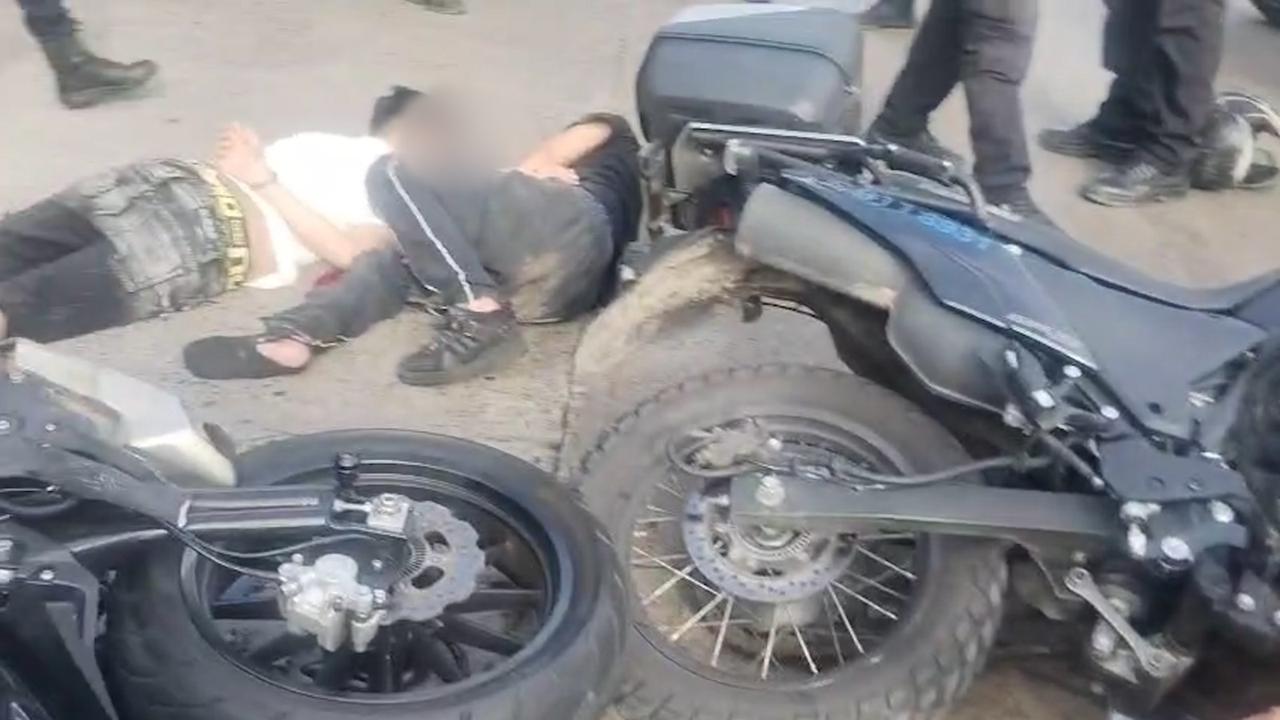 Dos adolescentes de 12 y 16 a&ntilde;os resultaron heridos tras robar una moto y ser perseguidos por la polic&iacute;a