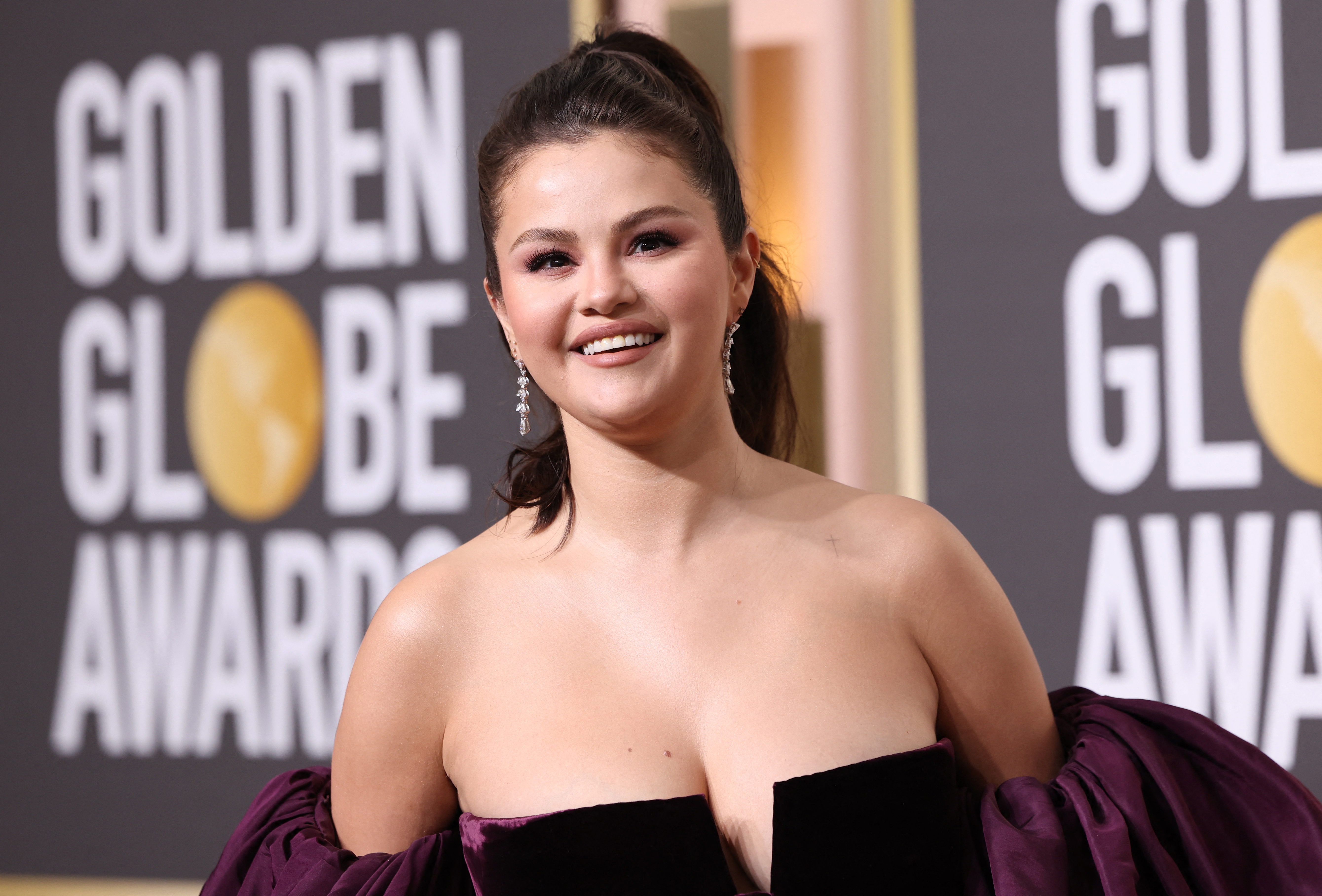 Selena Gomez en los Globos de Oro 2023 (Reuters)