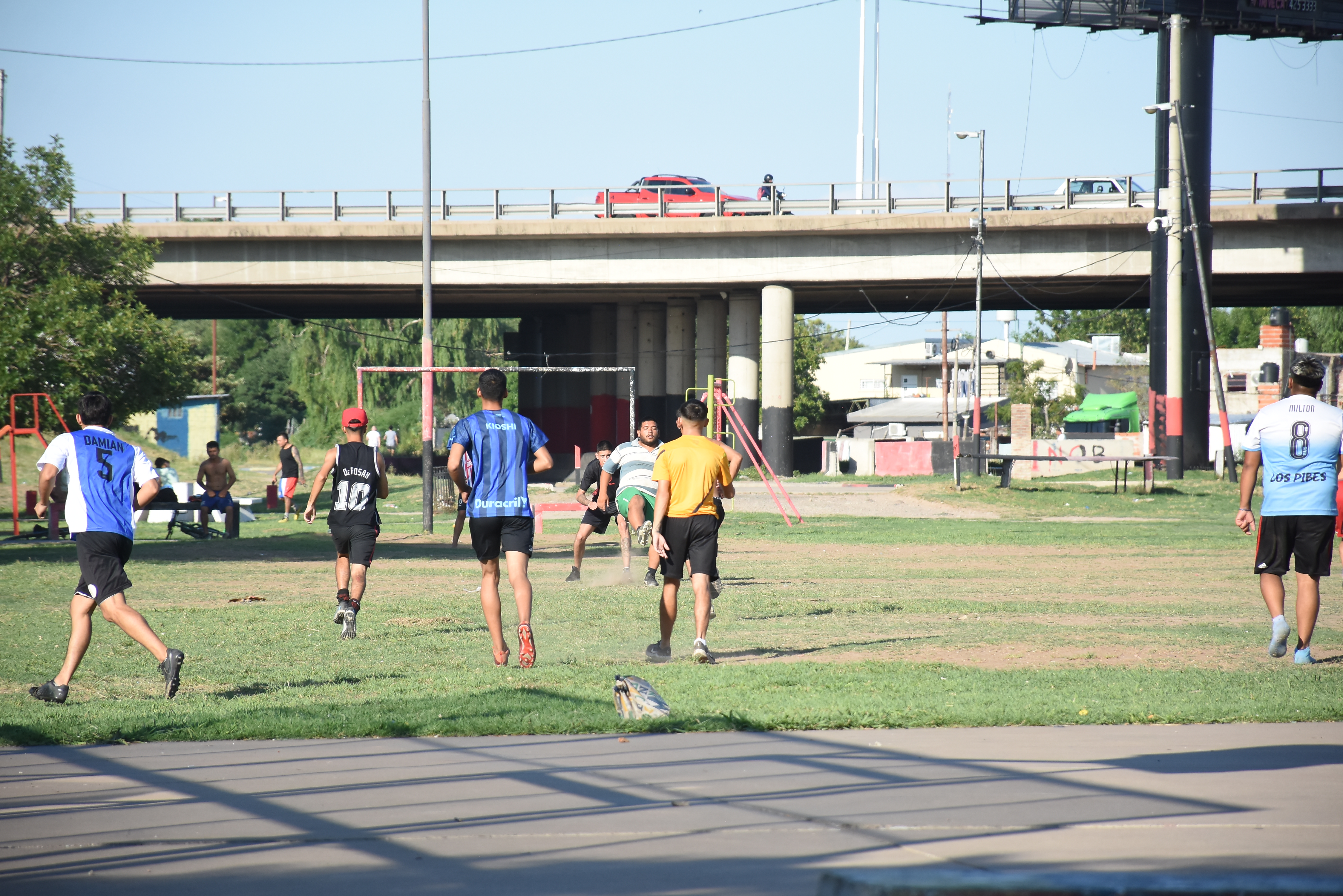 El playón de Santa Lucía, uno de los espacios públicos recuperados para fomentar que los jóvenes hagan deporte.