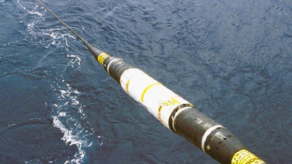 Los cables de fibra óptica están a 4.000 metros bajo el nivel del mar