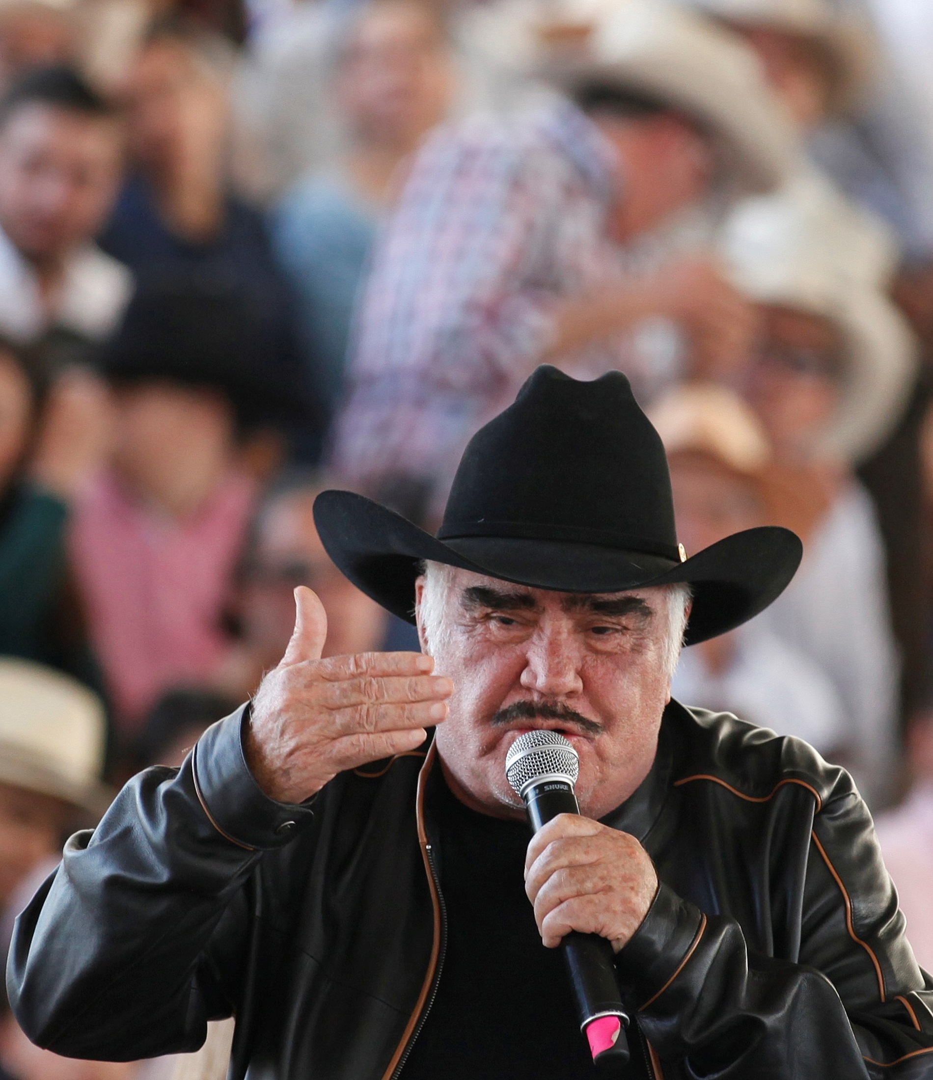Fotografía de archivo fechada el 17 de febrero de 2020 del cantante mexicano Vicente Fernández durante un acto en la ciudad de Guadalajara, en el estado de Jalisco (México). EFE/ Francisco Guasco/Archivo
