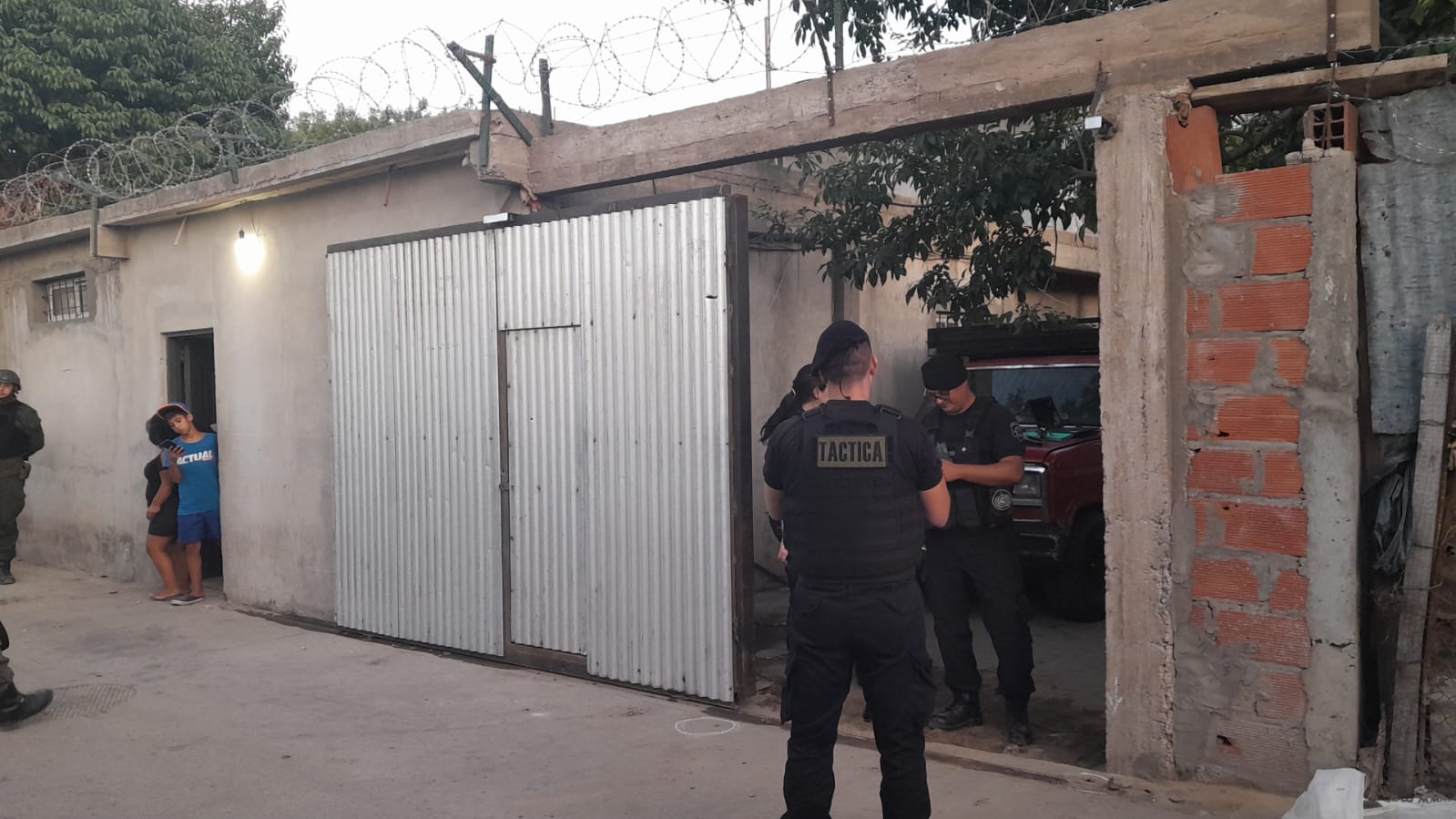 Rosario narco: balearon un depósito de garrafas en el lugar donde mataron a Máximo Jerez 