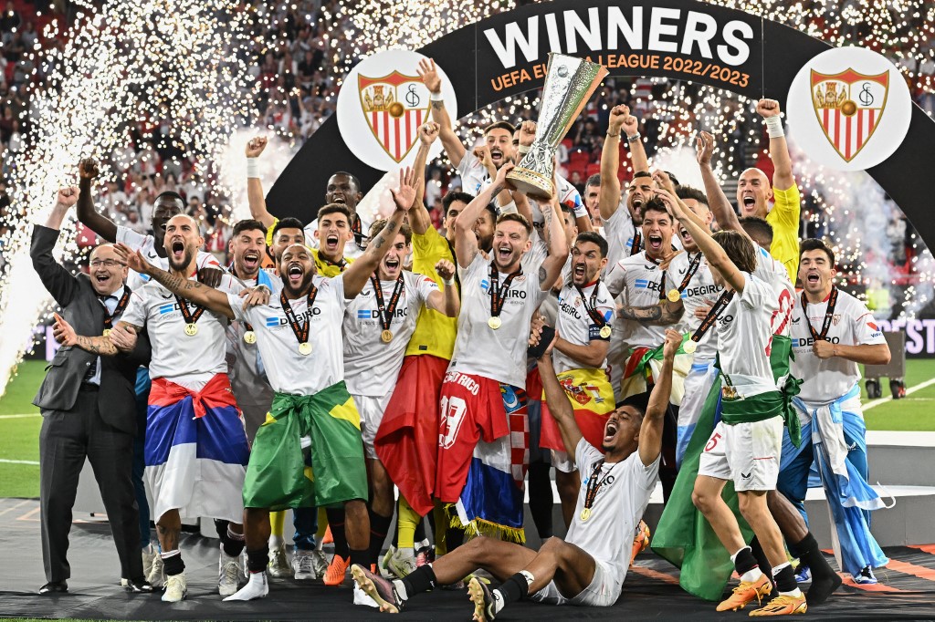Con el penal definitorio de Gonzalo Montiel, Sevilla derrotó a la Roma y se consagró campeón de la Europa League por séptima vez en su historia