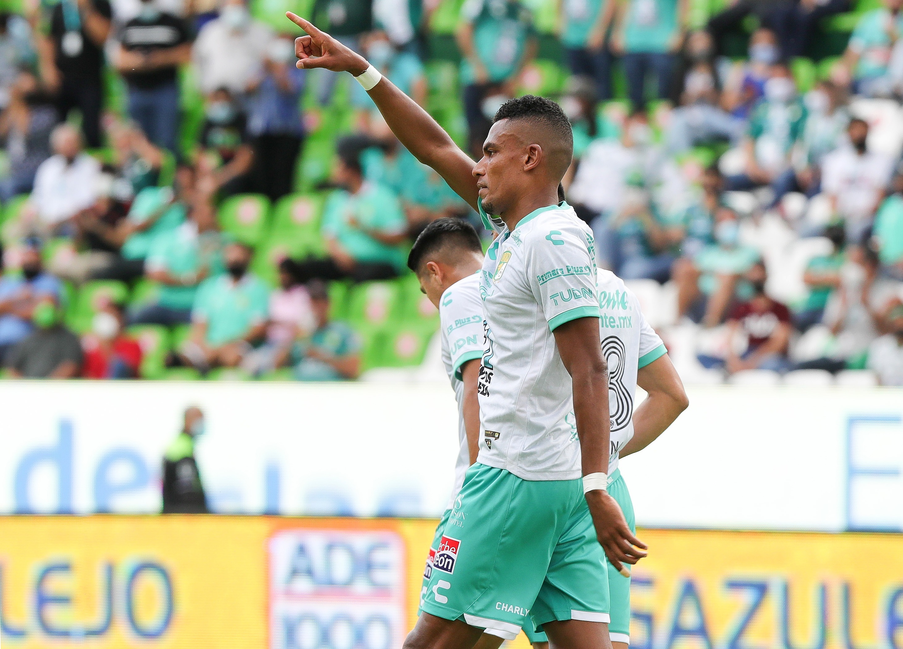 William Tesillo festeja un gol que le anotó a Tijuana en la Jornada 2. (Foto: Luis Ramírez/EFE)
