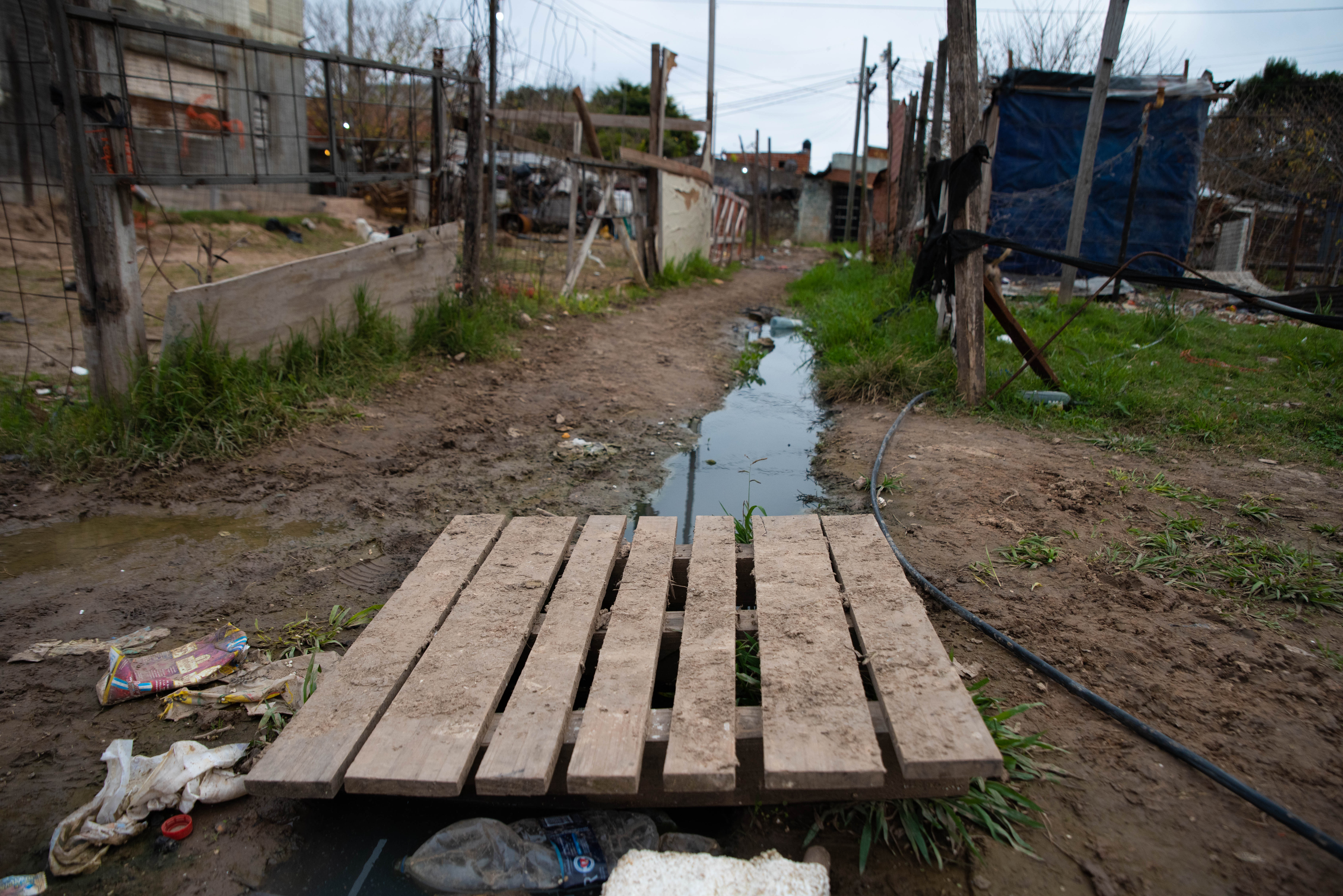 En Villa Azul viven unas 5.000 personas y cerca del 20% no tiene acceso directo al agua