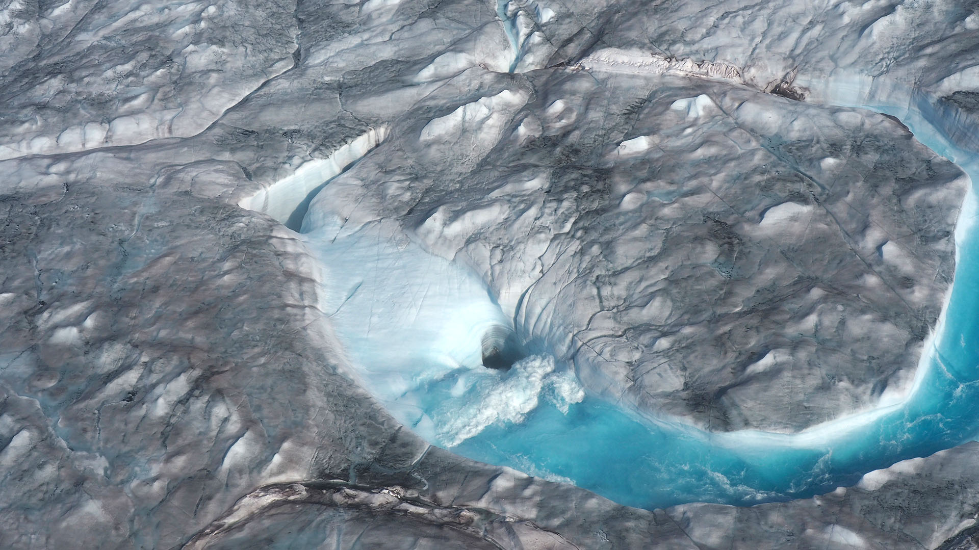 El derretimiento de la capa de hielo de Groenlandia provoca un aumento del nivel del mar que amenaza a muchas comunidades costeras (Reuters) 
