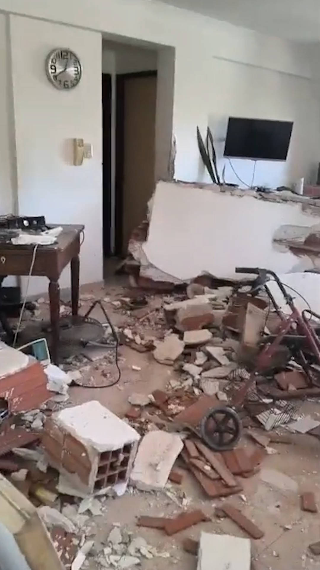 Homenajearon a Locomotora Oliveras en la reinauguración de un gimnasio