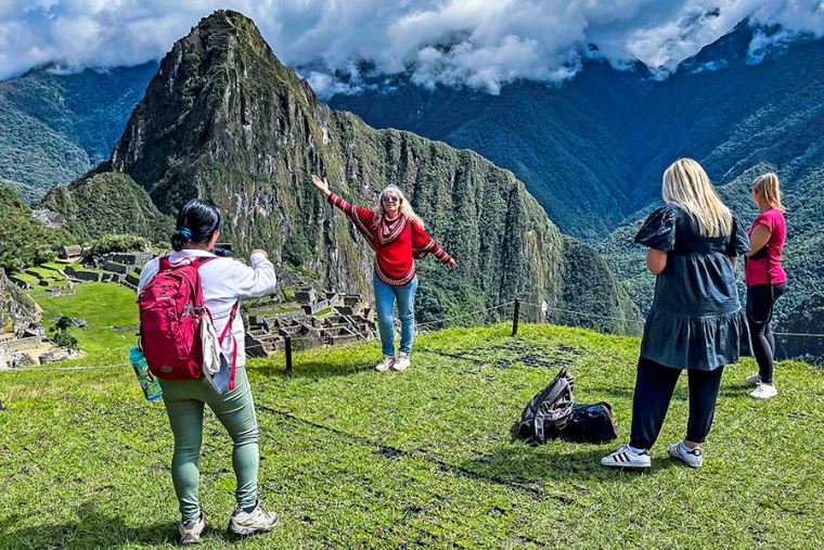 Machu Picchu se reactiva: ciudadela inca comienza a recibir 1.100 visitantes por día luego de reabrir