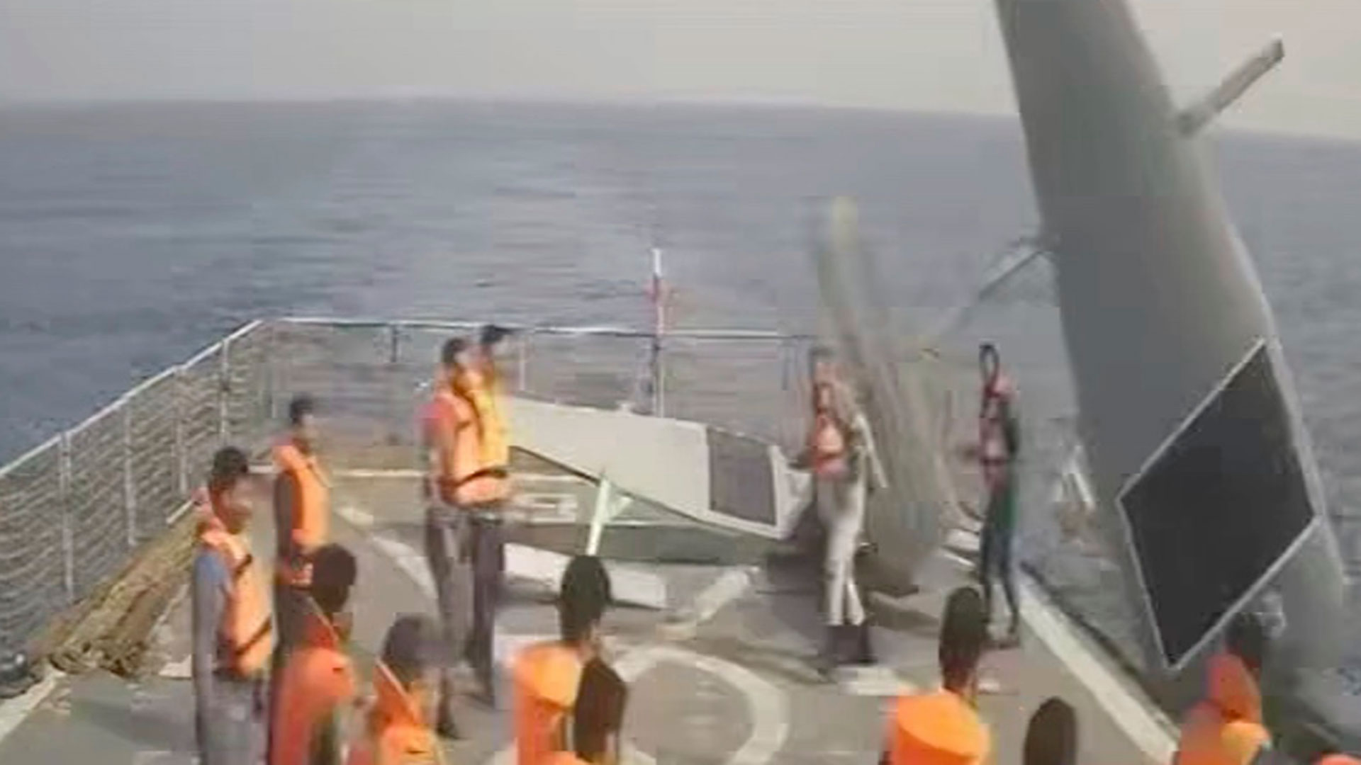 Estados Unidos interceptó un buque de guerra iraní que habría capturado dos drones estadounidenses en el mar Rojo este viernes