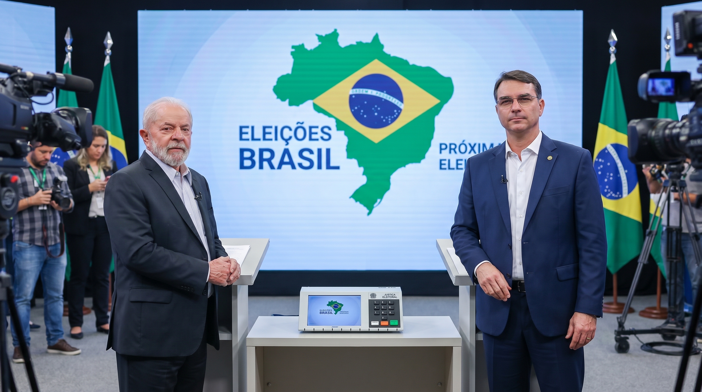Una nueva encuesta arroj&oacute; un empate t&eacute;cnico entre Lula da Silva y Fl&aacute;vio Bolsonaro en Brasil 